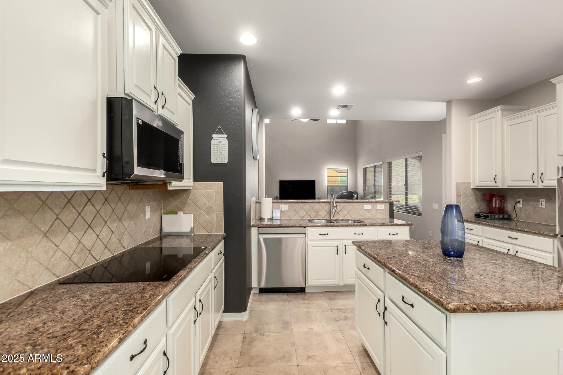 20905 W COURT Street