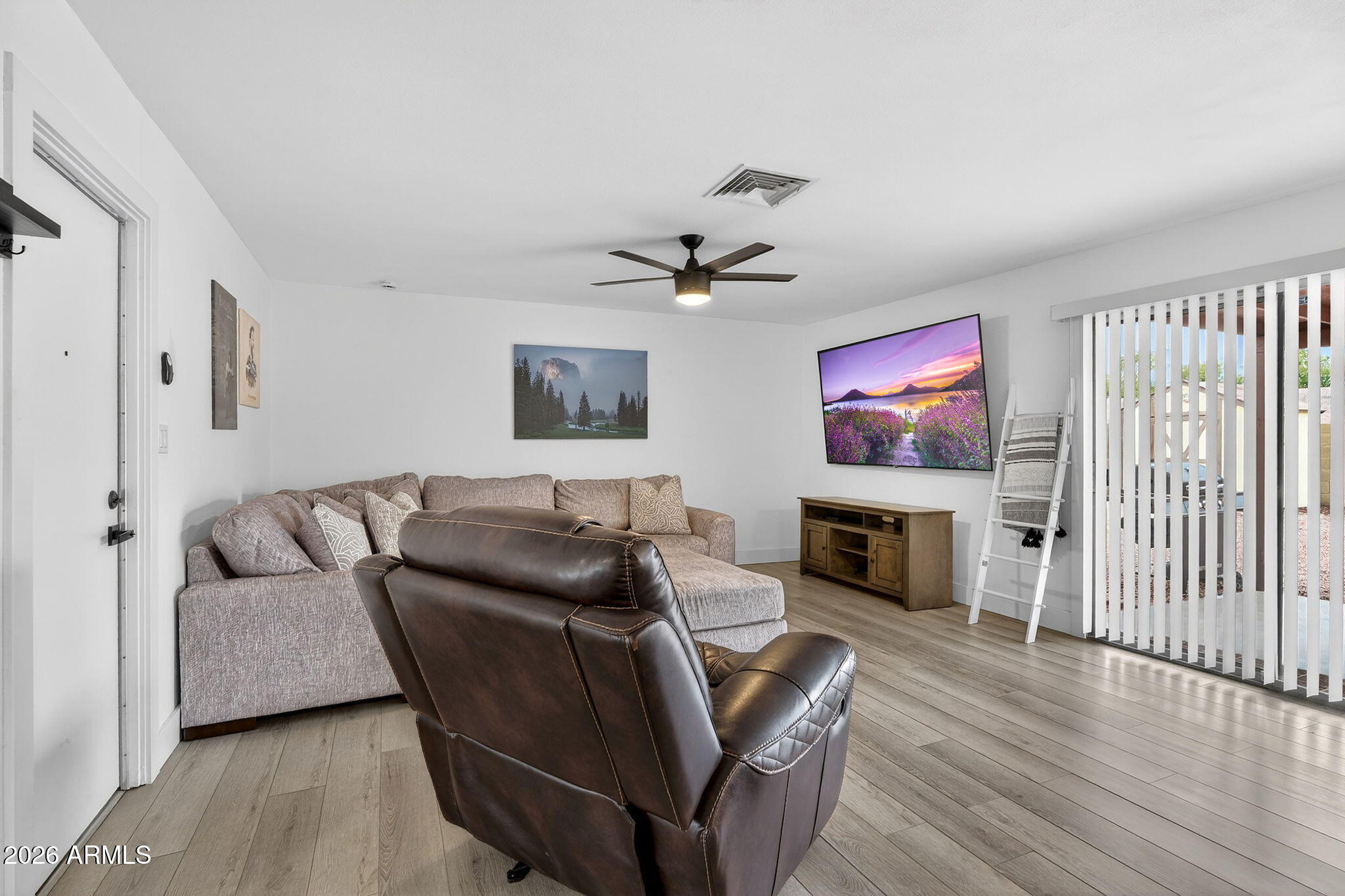 2601 E HOPI Avenue E