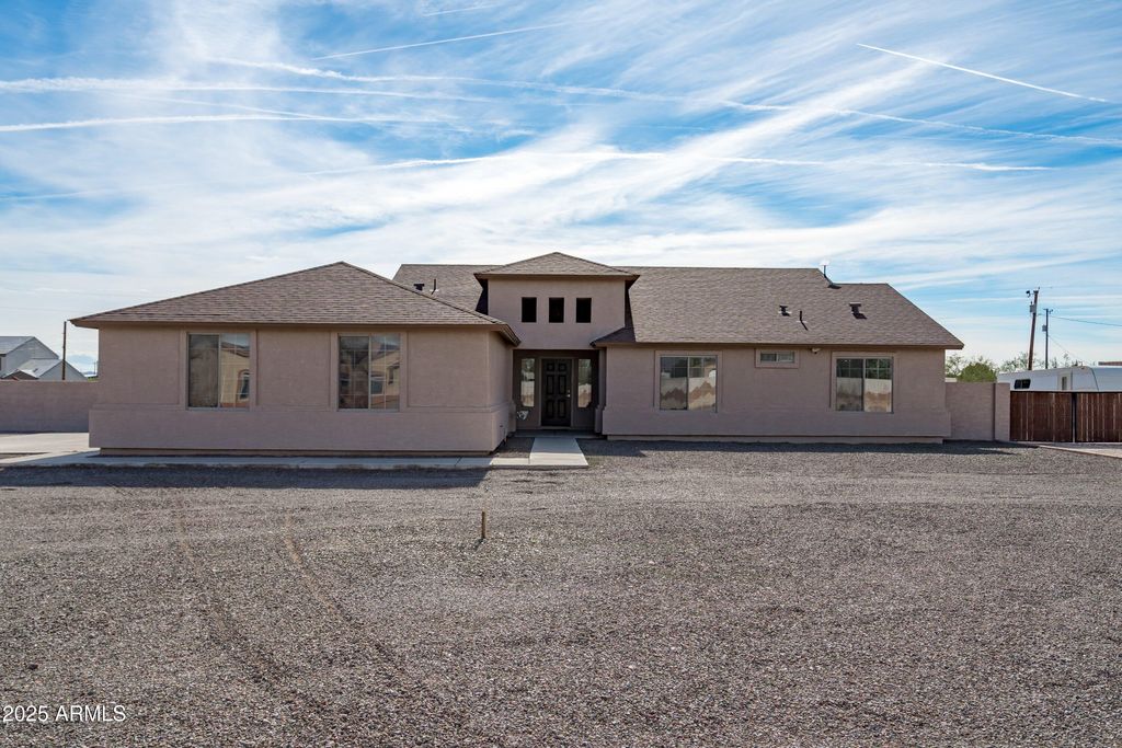 Photo of 2322 S Tuthill Road, Buckeye, AZ 85326 (MLS # 6951138)