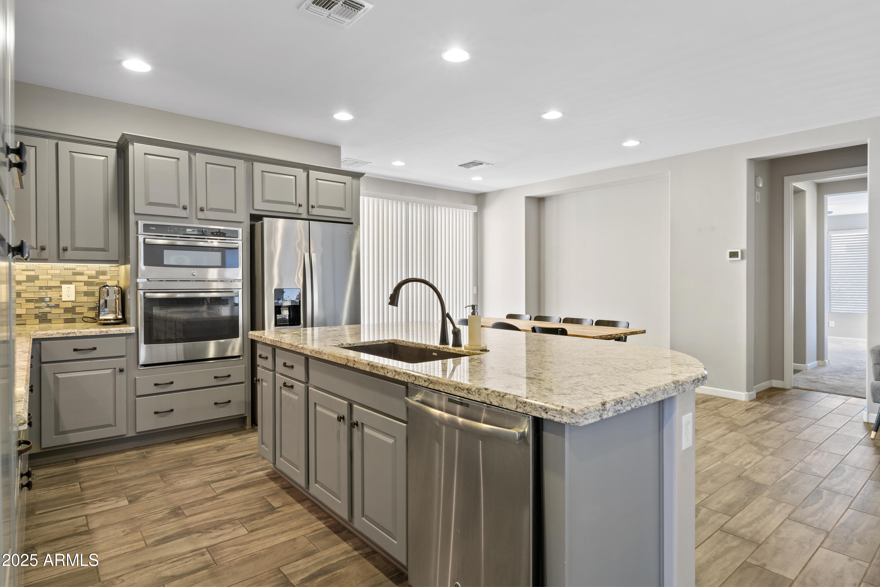 3921 GOLD RIDGE Road