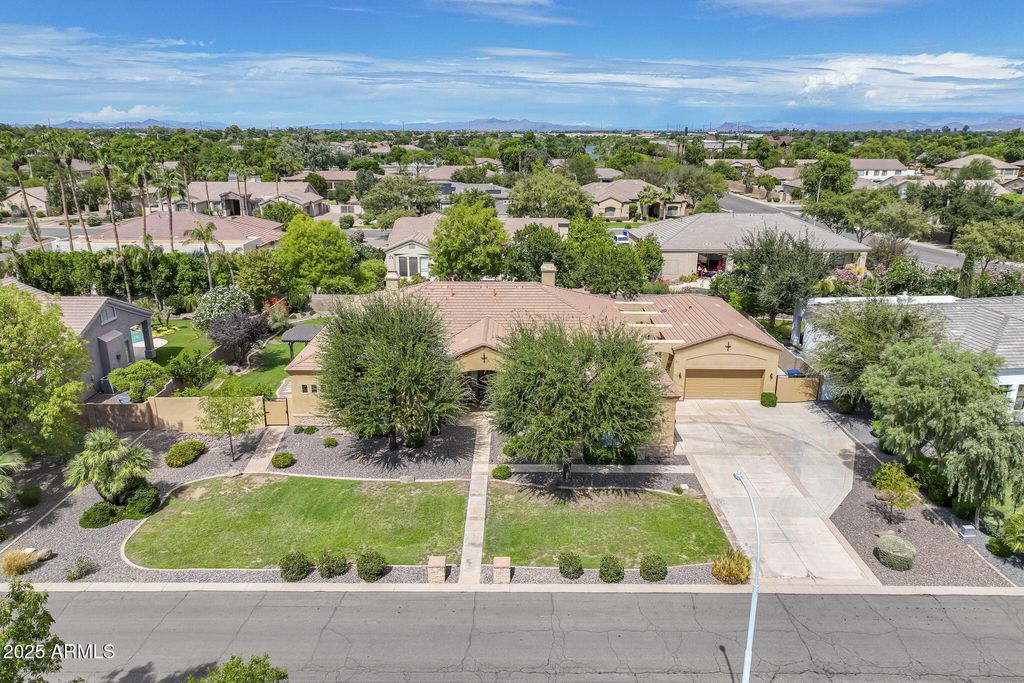 Photo of 2752 E Beechnut Place, Chandler, AZ 85249 (MLS # 6923859)