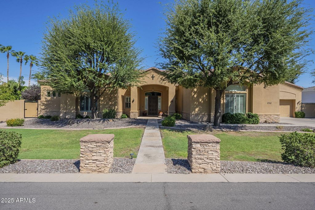 Photo of 2752 E Beechnut Place, Chandler, AZ 85249 (MLS # 6923859)