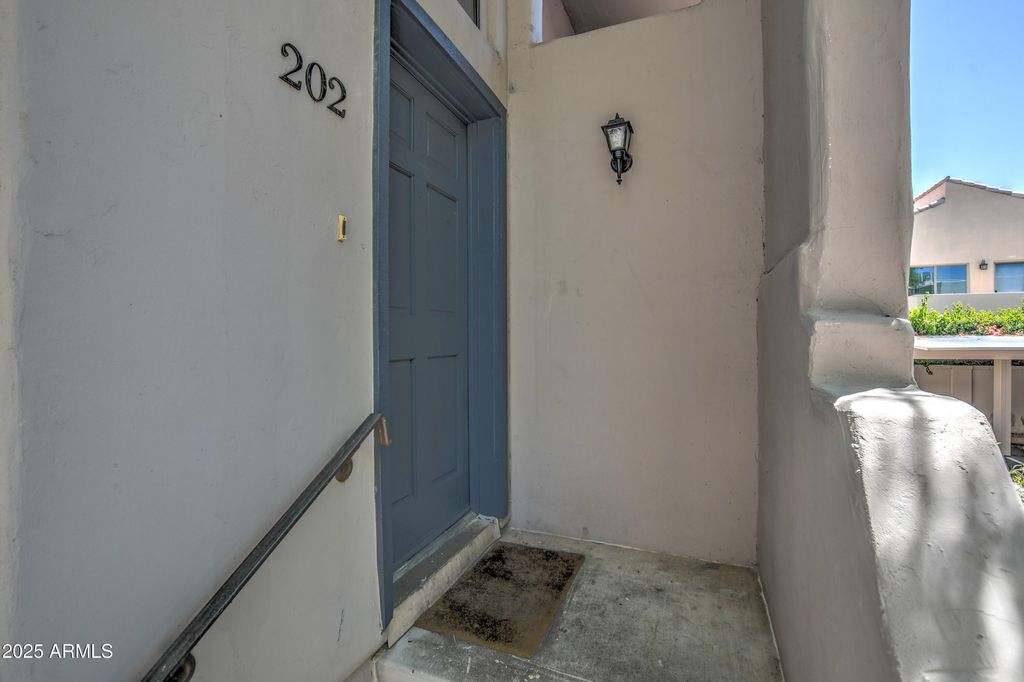 Photo of 7300 N Dreamy Draw Drive #202, Phoenix, AZ 85020 (MLS # 6975481)