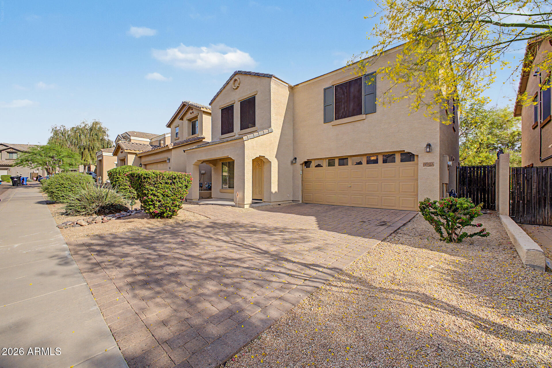 2323 W HUNTER Court