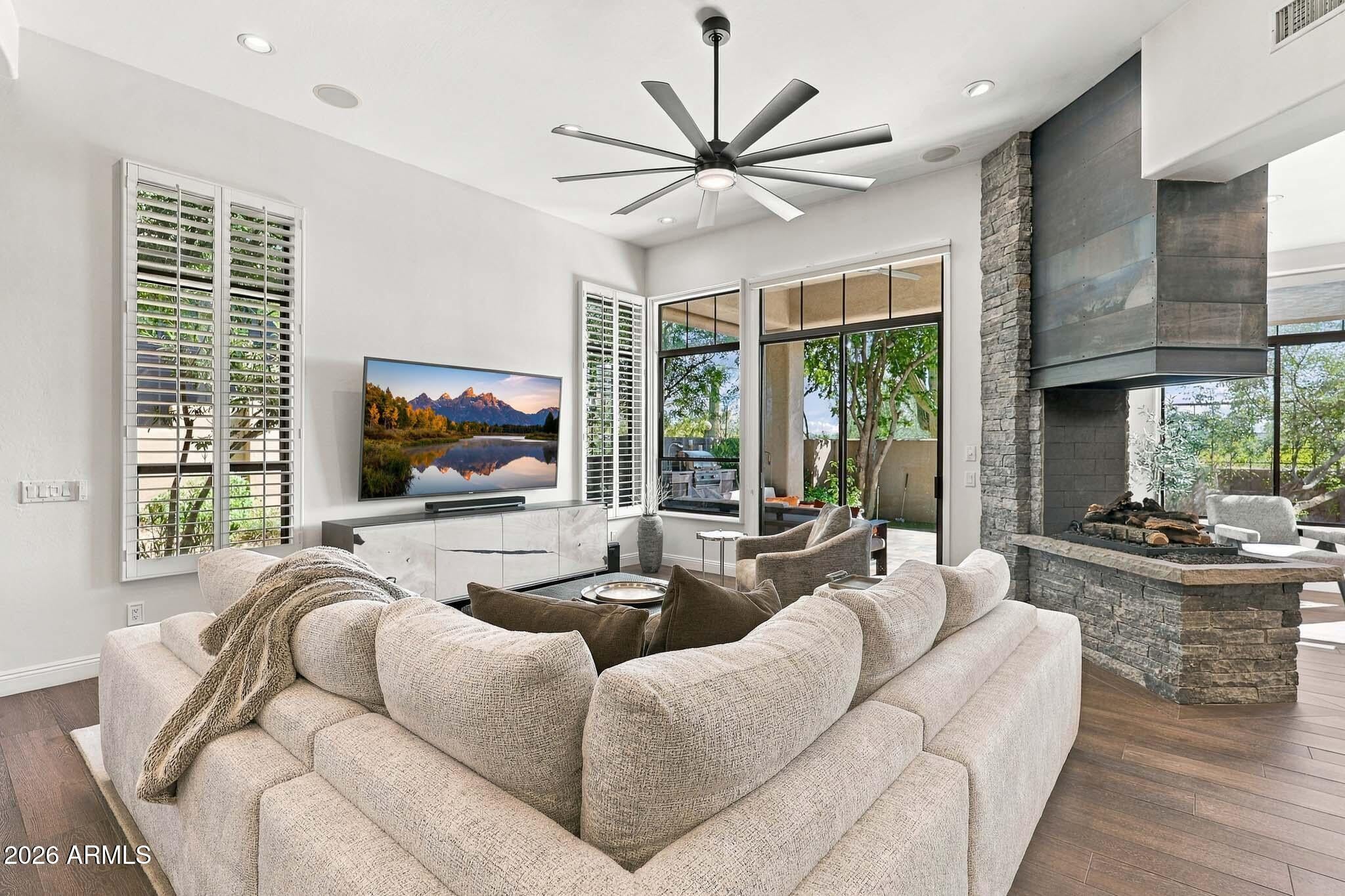 9270 E THOMPSON PEAK Parkway 358