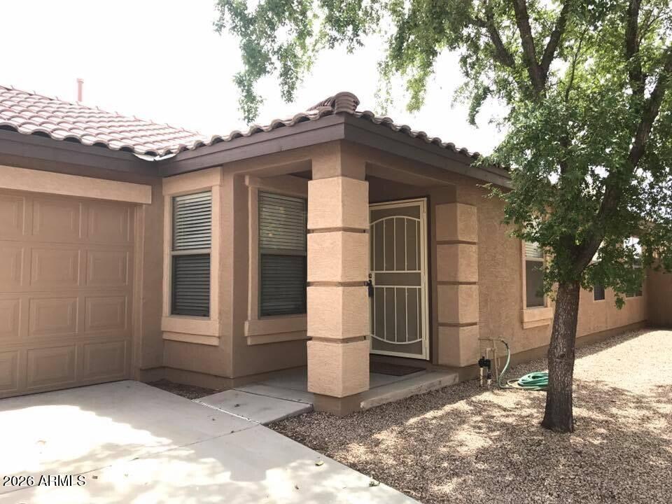 2425 E HAZELTINE Way