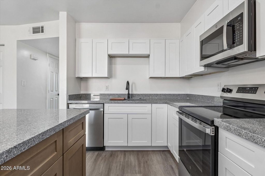 Photo of 4806 W Rose Lane, Glendale, AZ 85301 (MLS # 6993191)