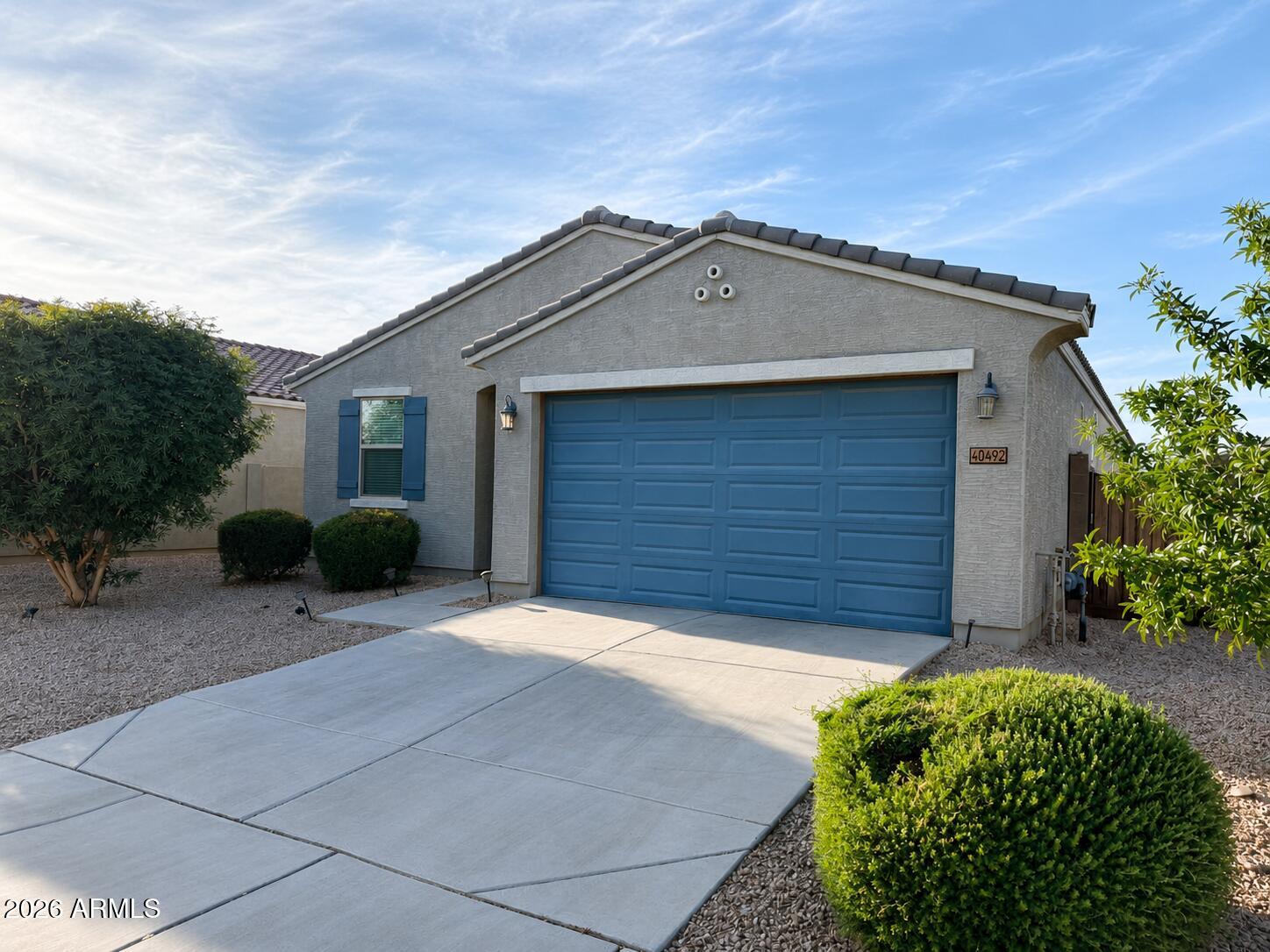 40492 W JENNA Lane