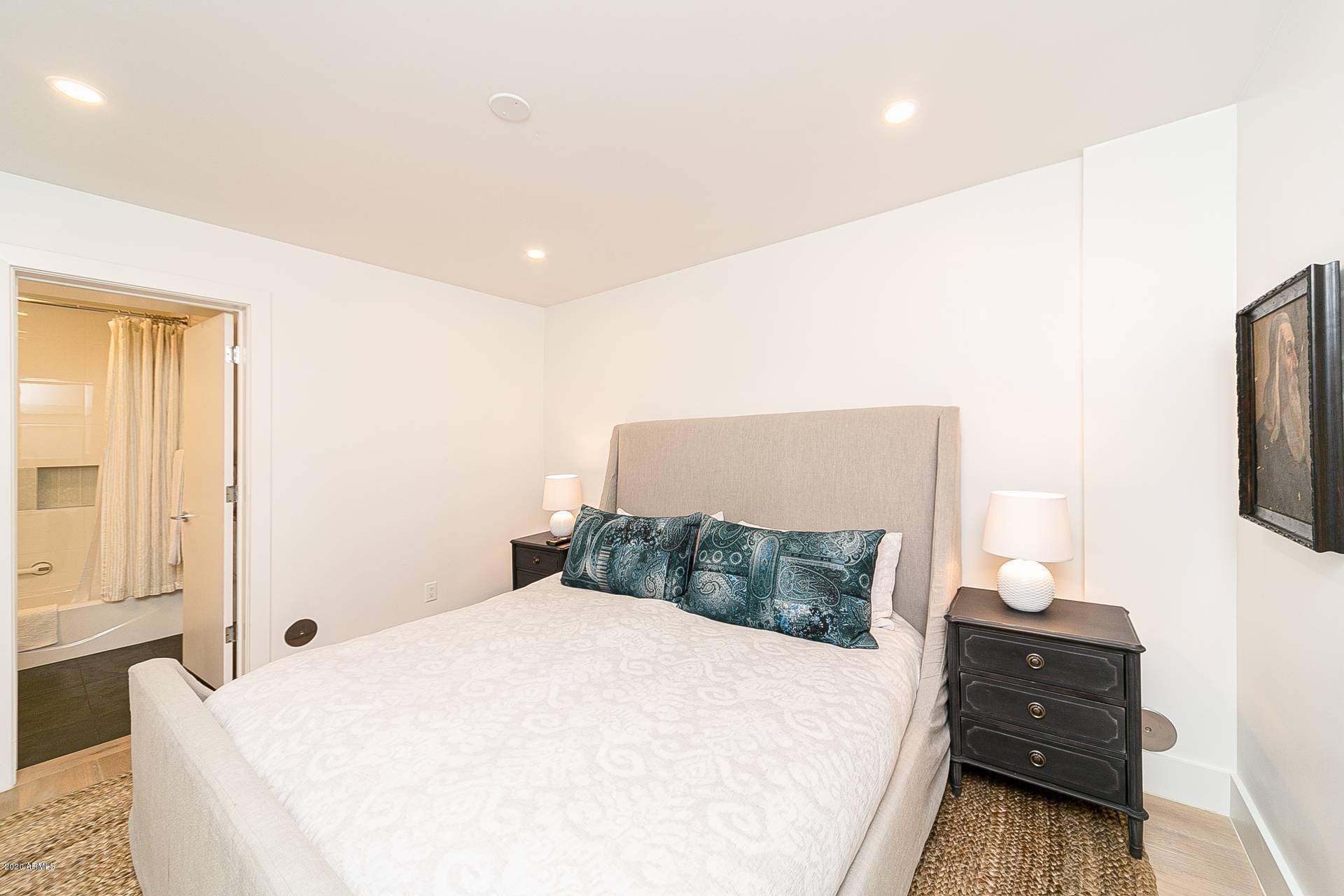 Phoenix, Arizona 85016, United States, 2 Bedrooms Bedrooms, ,2 BathroomsBathrooms,Residential,Active,73892