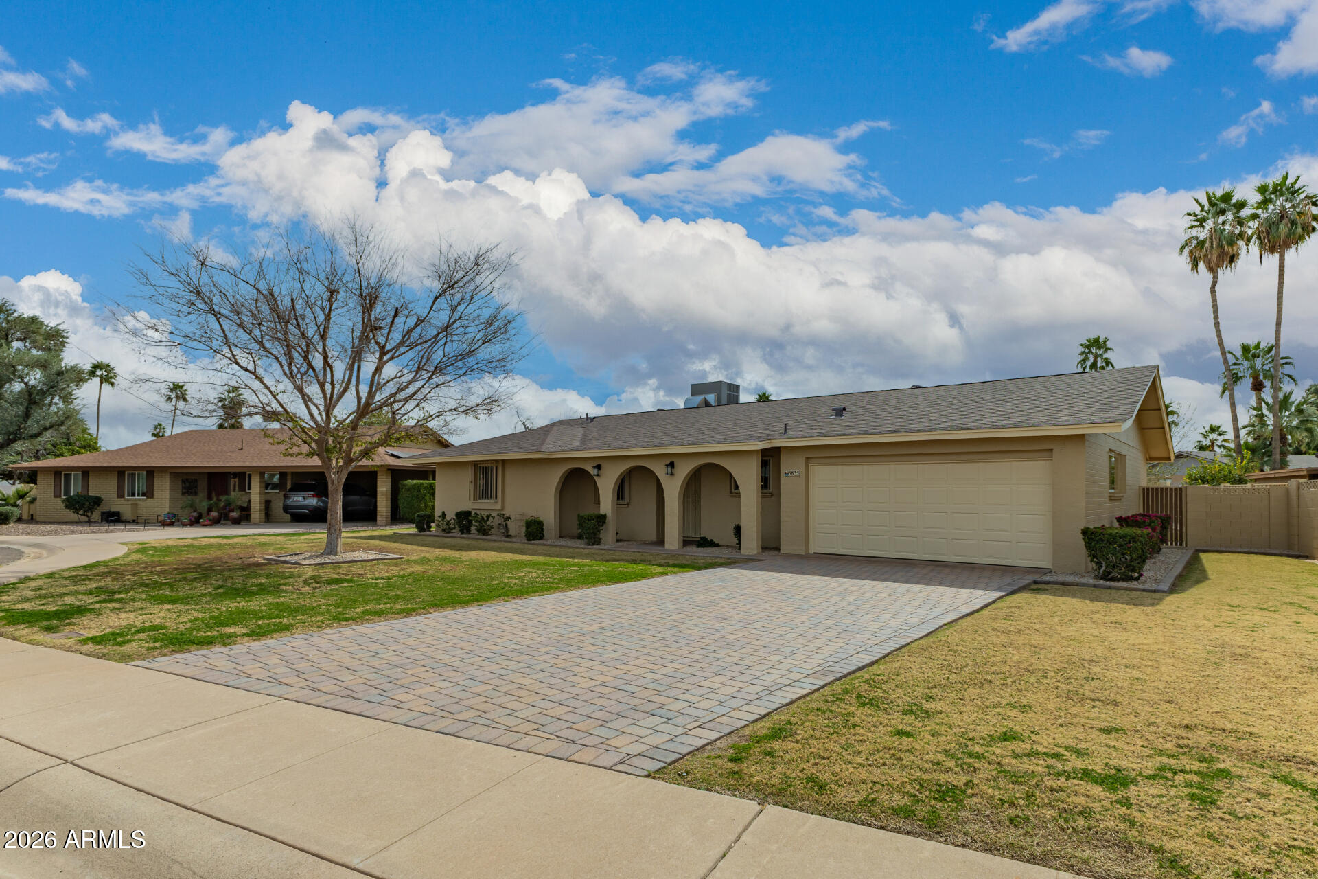 3835 E ALTADENA Avenue