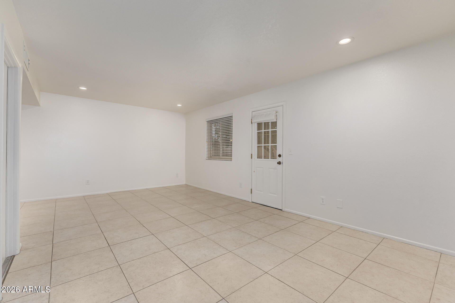 3835 E ALTADENA Avenue