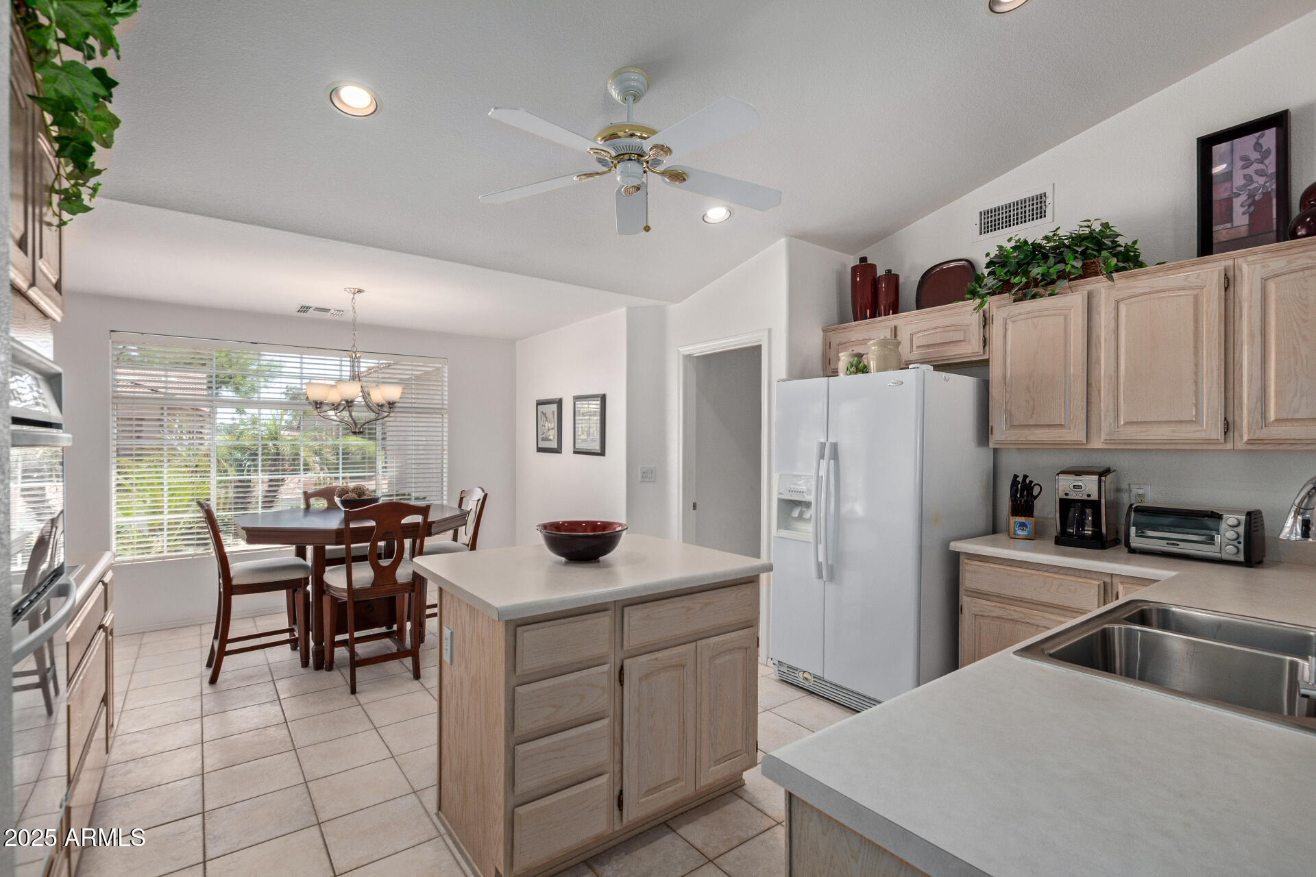 10112 E CEDAR WAXWING Drive