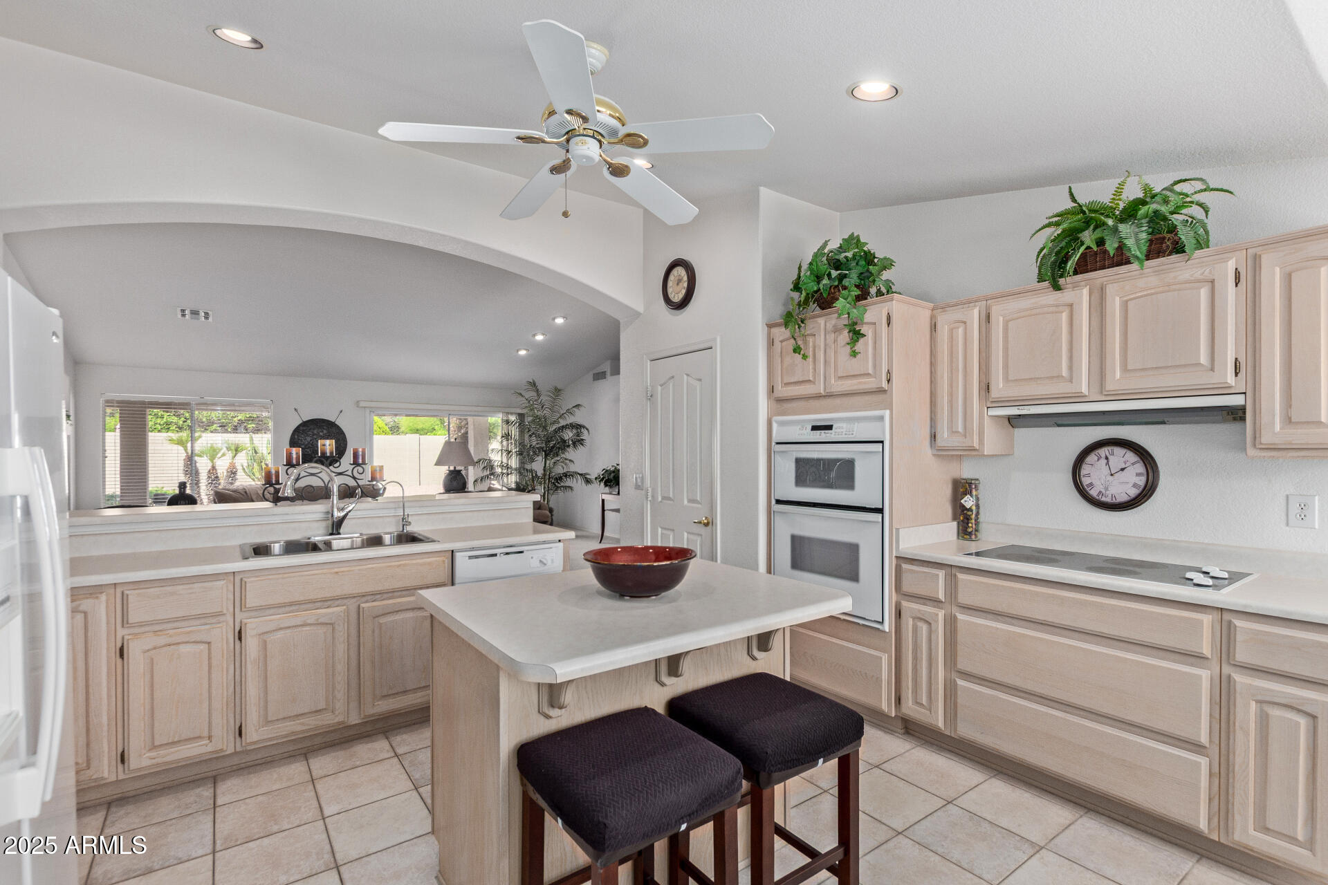 10112 E CEDAR WAXWING Drive