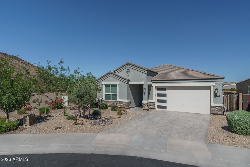 Photo of 2004 E Park View Lane, Phoenix, AZ 85024 (MLS # 7028017)