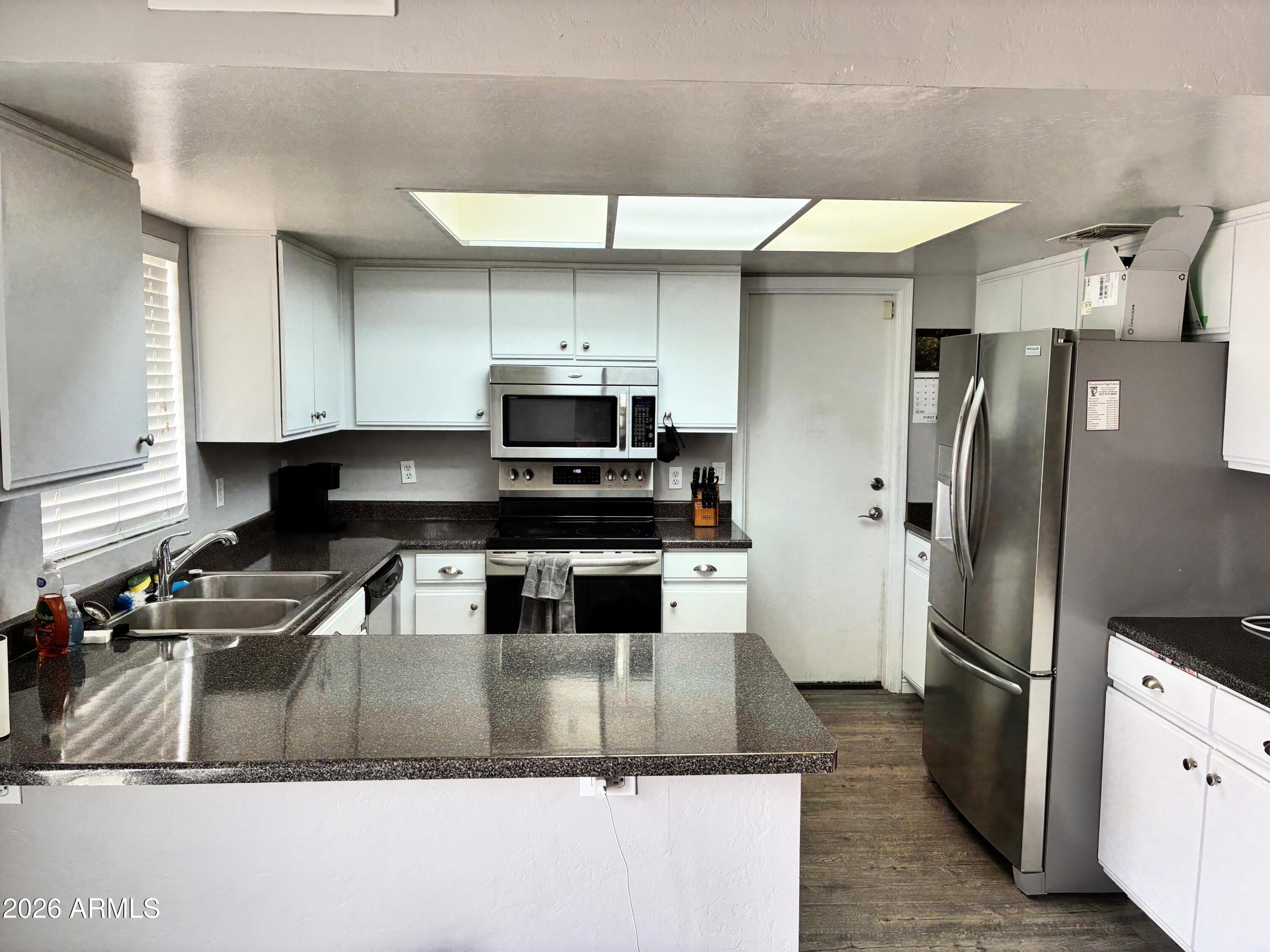 2548 W KATHLEEN Road