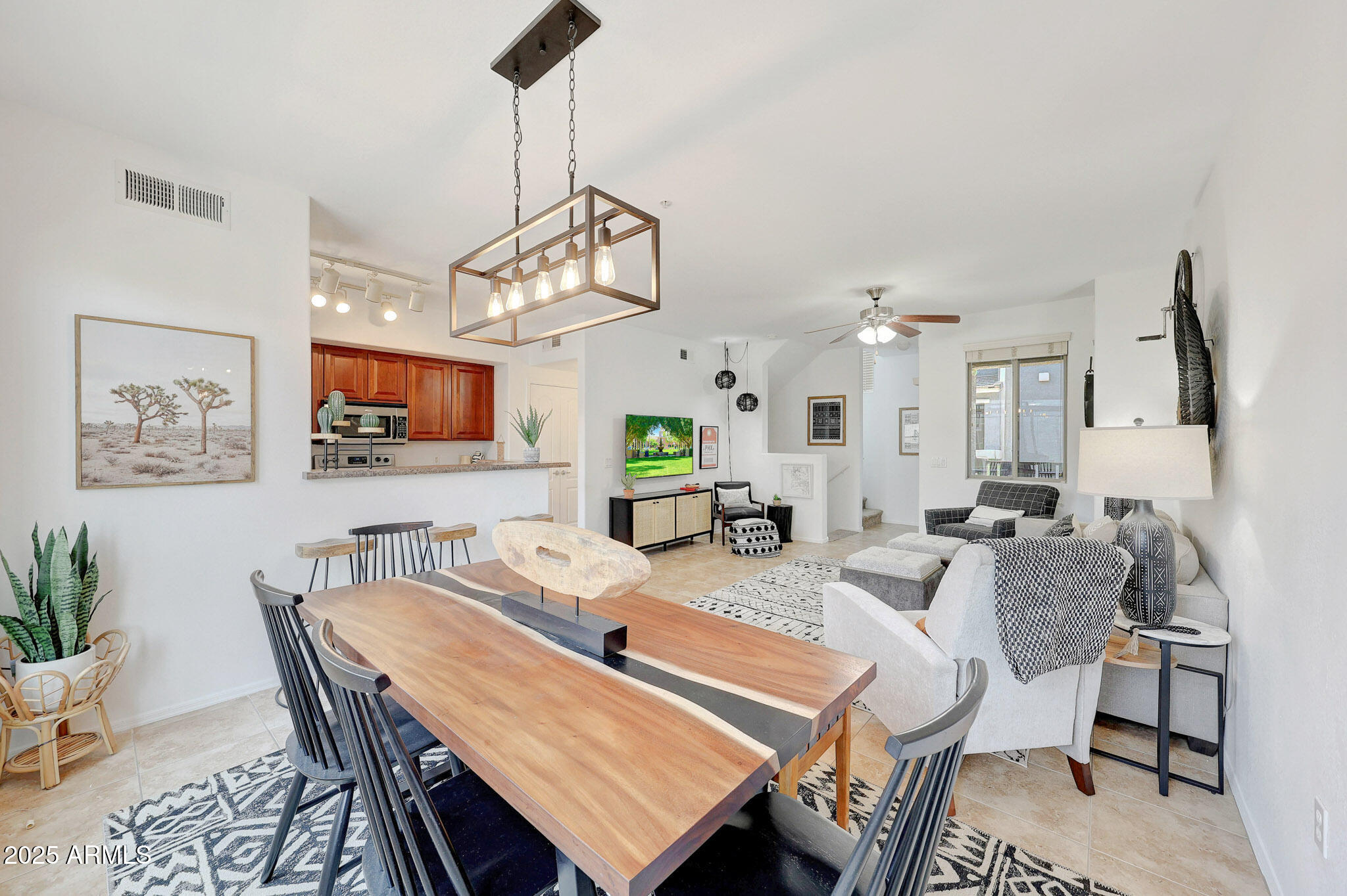 Homes 4 2402 E 5TH Street 1520