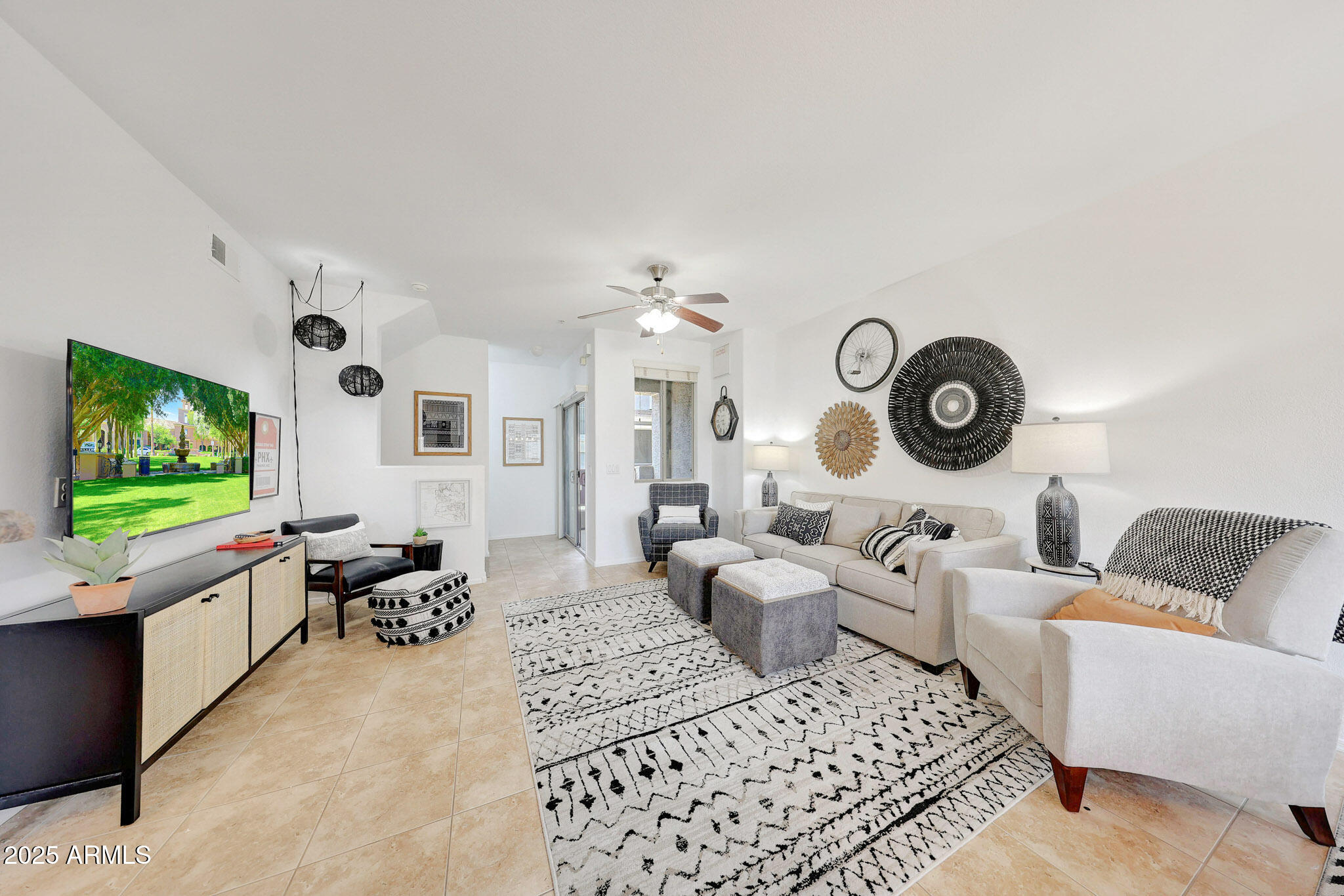 Homes 3 2402 E 5TH Street 1520