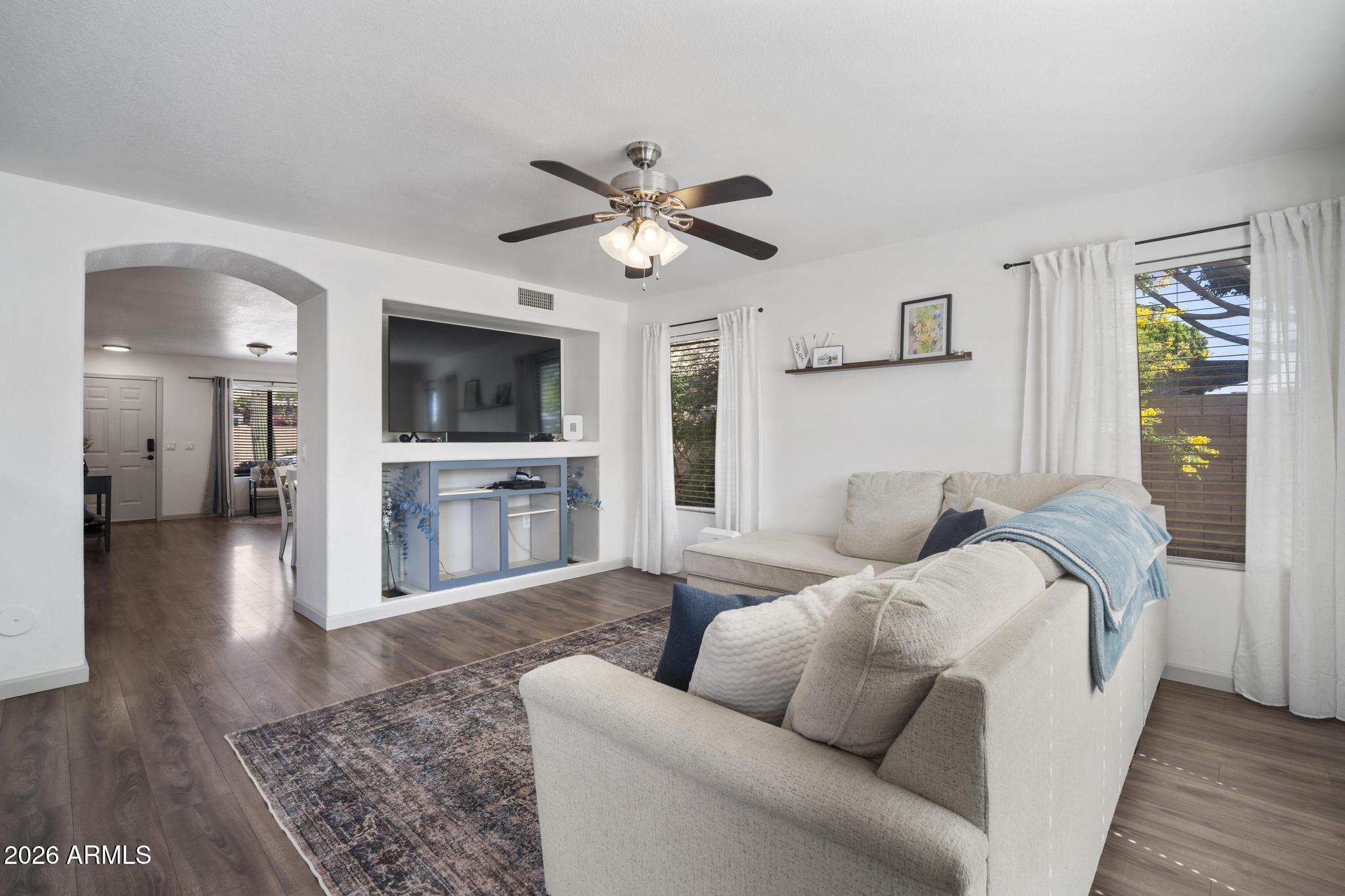 2027 E CIELO GRANDE Avenue