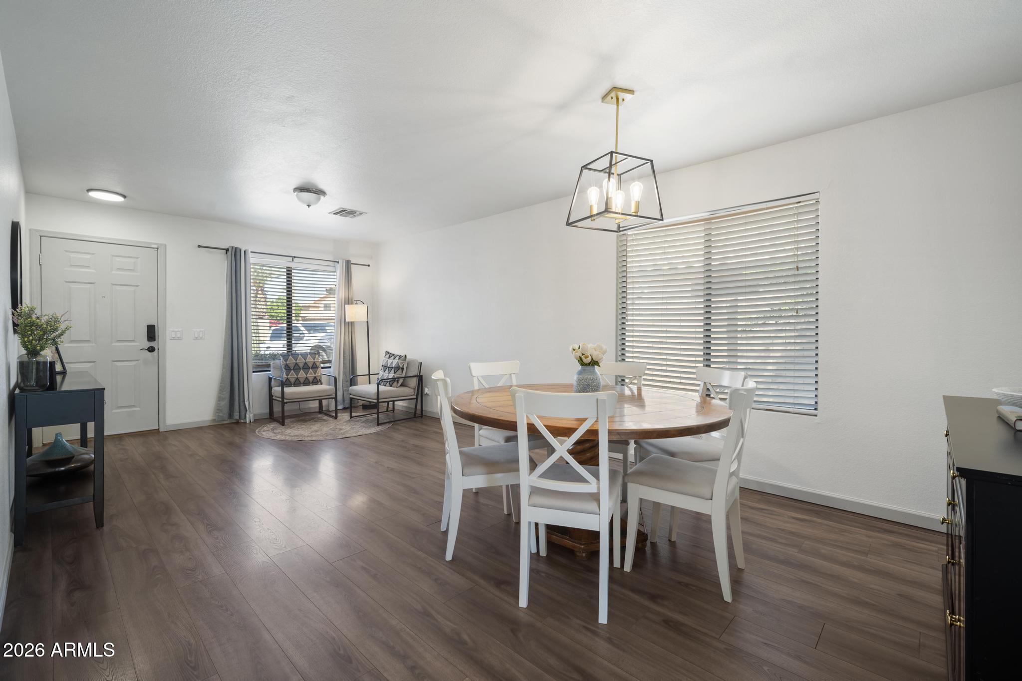 2027 E CIELO GRANDE Avenue