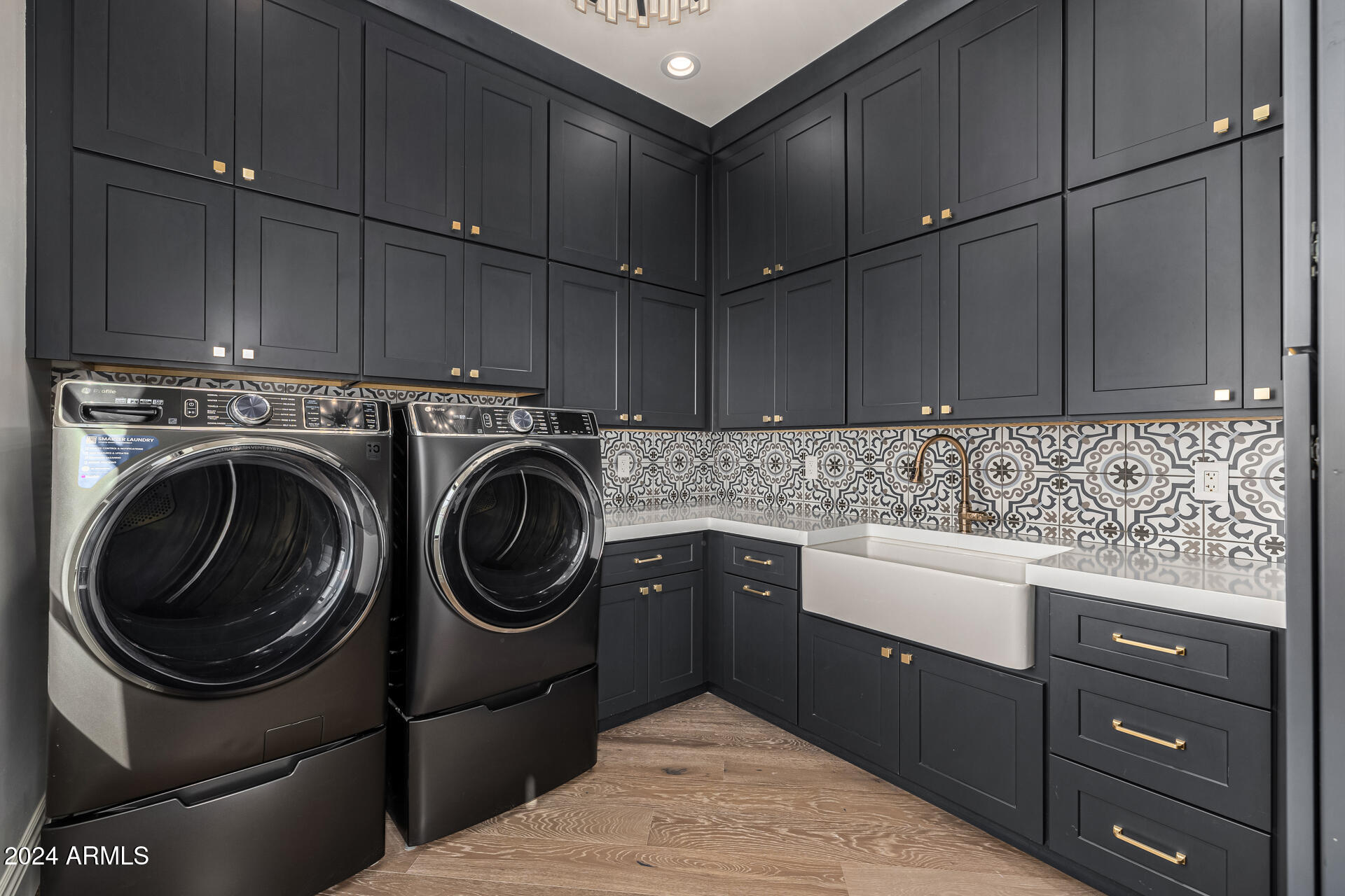 AVALON ESTATES REPLAT - Residential