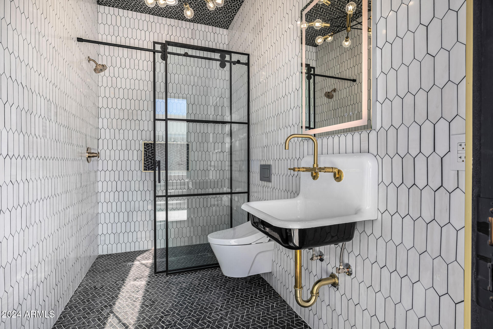 AVALON ESTATES REPLAT - Residential