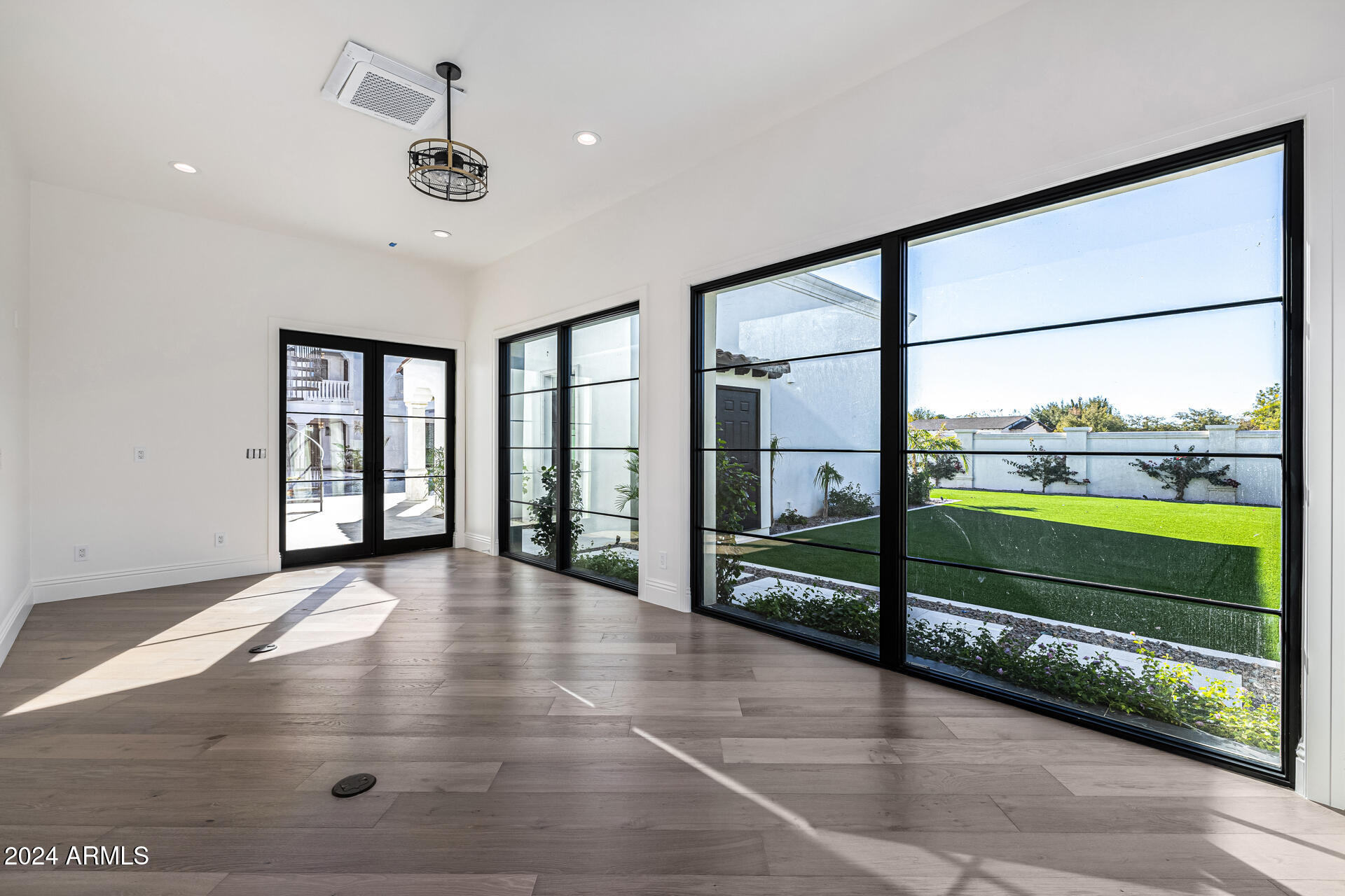 AVALON ESTATES REPLAT - Residential