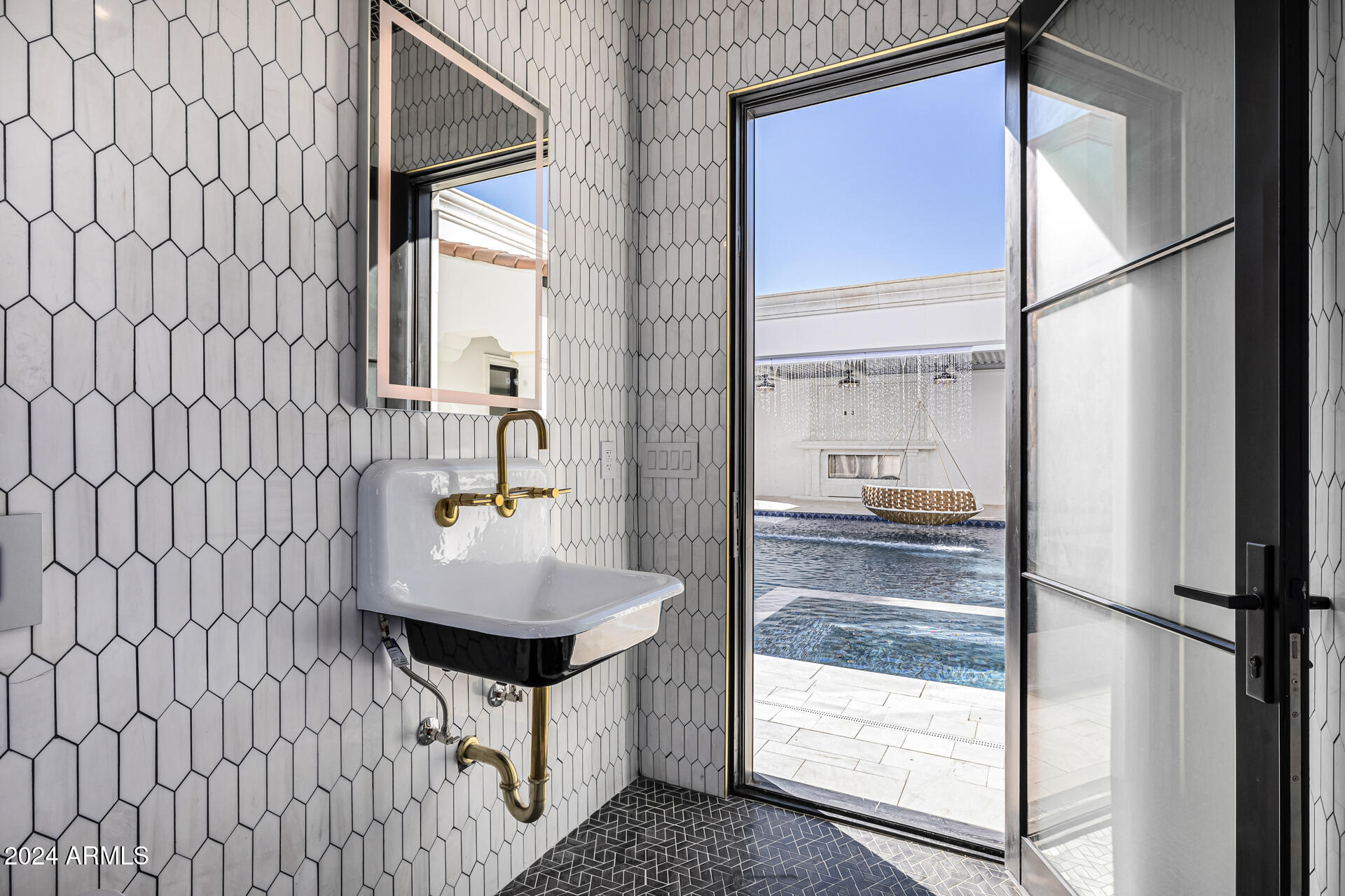 AVALON ESTATES REPLAT - Residential