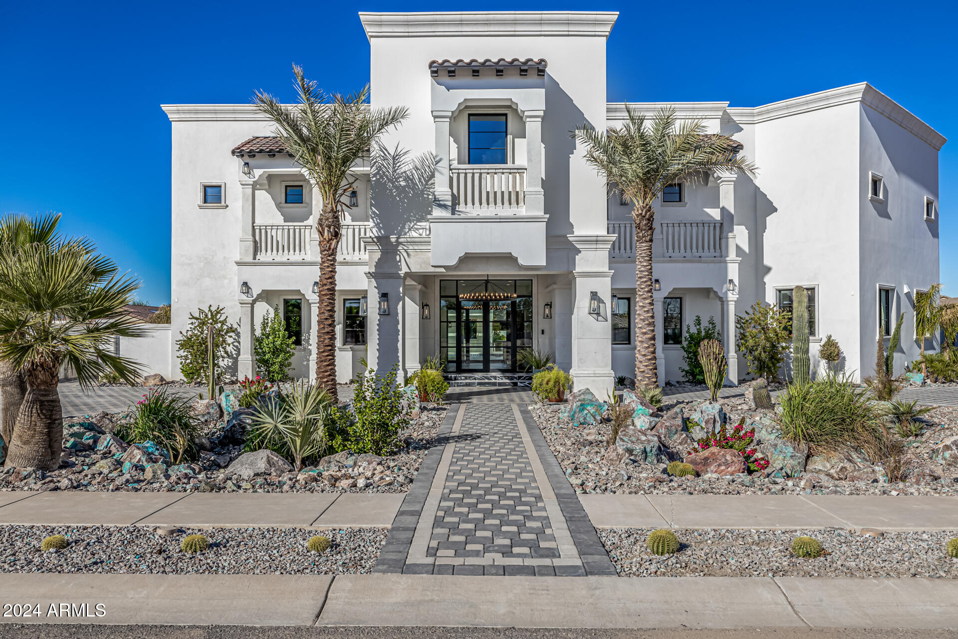 1480 E RAVEN Court