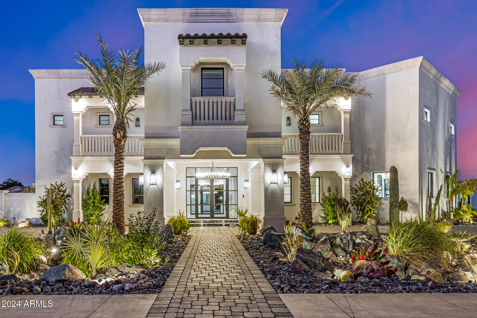 1480 E RAVEN Court