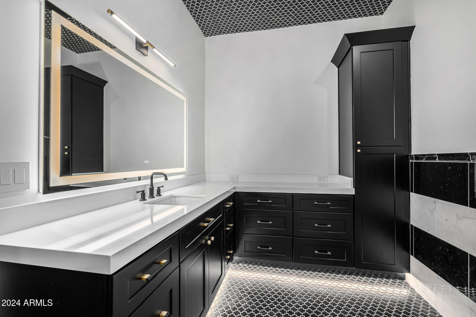 AVALON ESTATES REPLAT - Residential