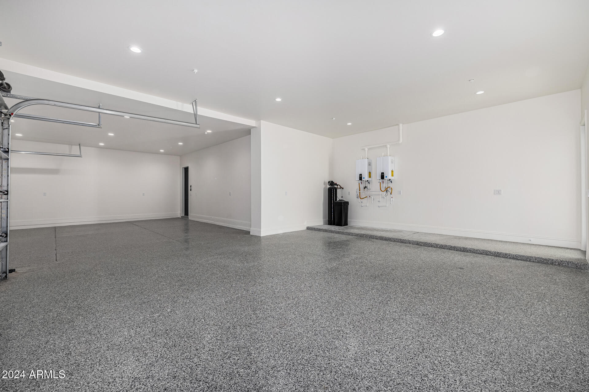 AVALON ESTATES REPLAT - Residential