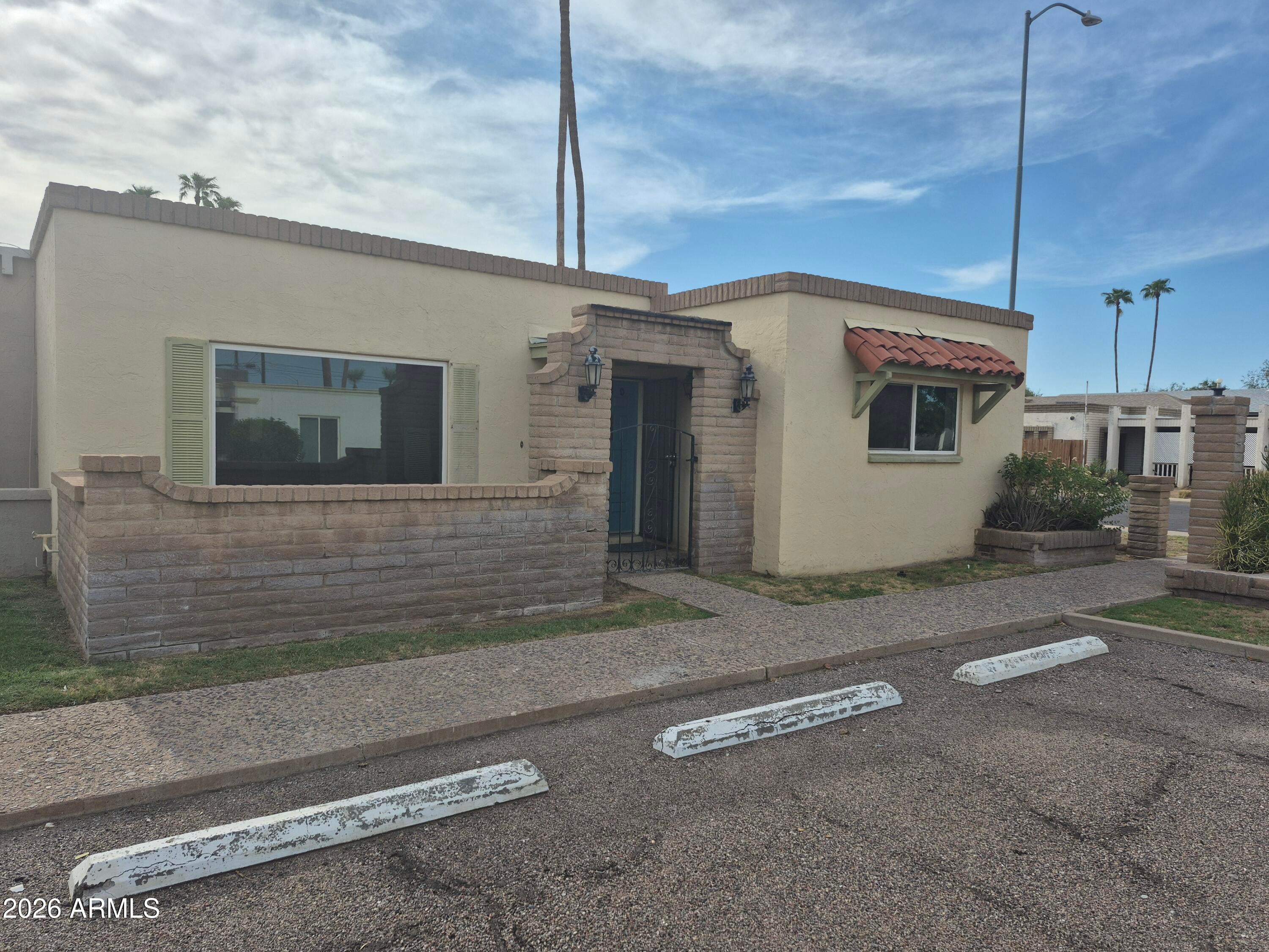 560 N HOBSON Plaza
