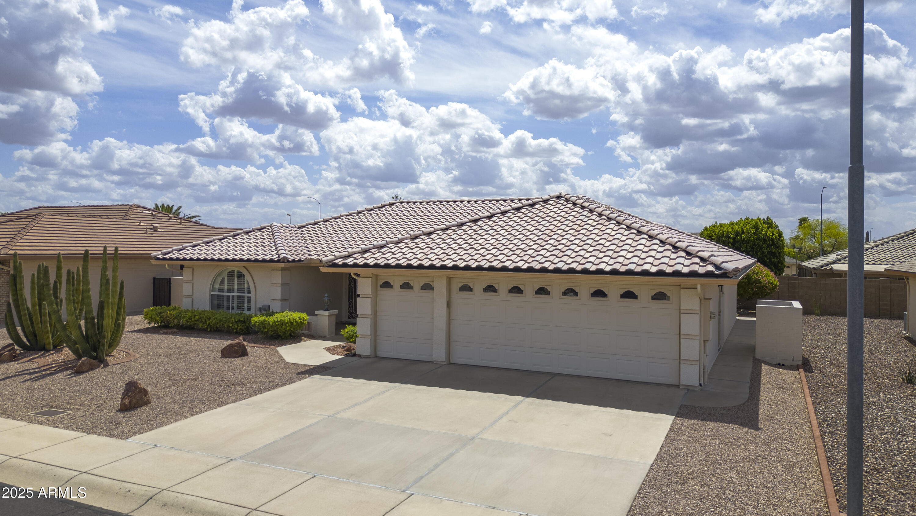 11003 E KIVA Avenue
