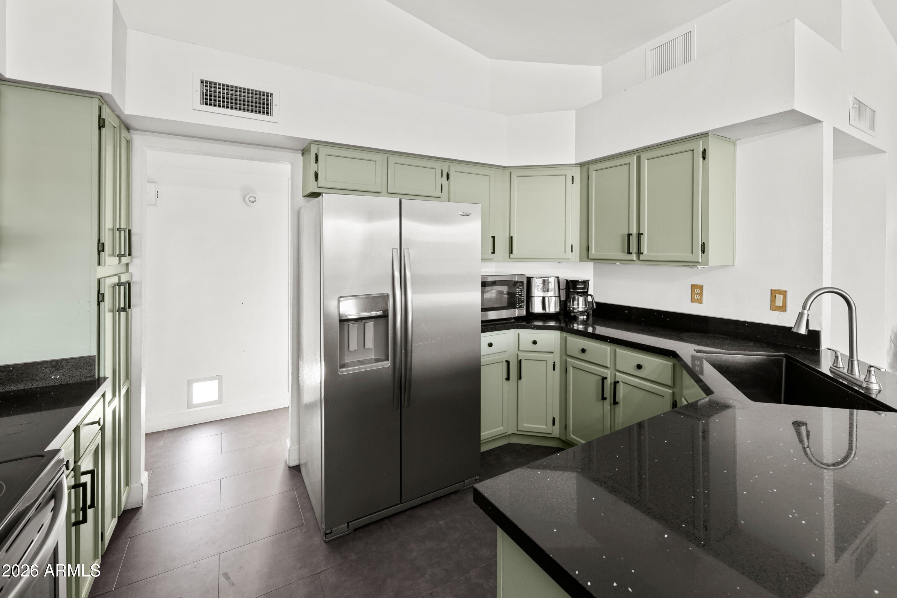 1457 N HOBSON --
