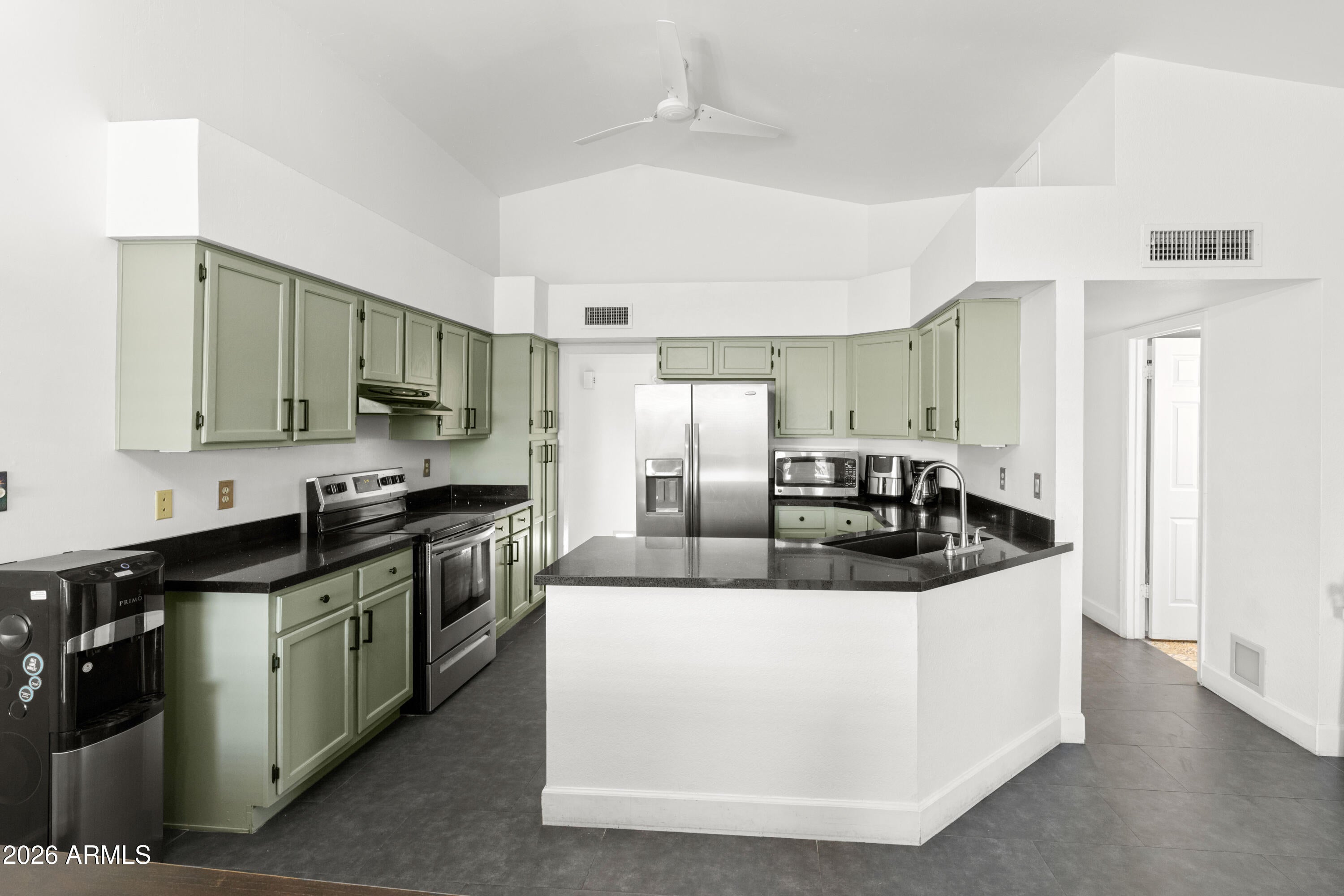 1457 N HOBSON --