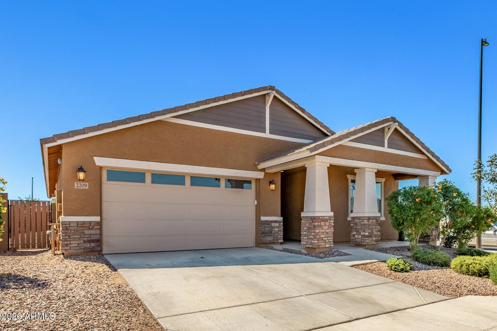 Photo of 2209 E Meadowview Court, Gilbert, AZ 85298 (MLS # 6998201)