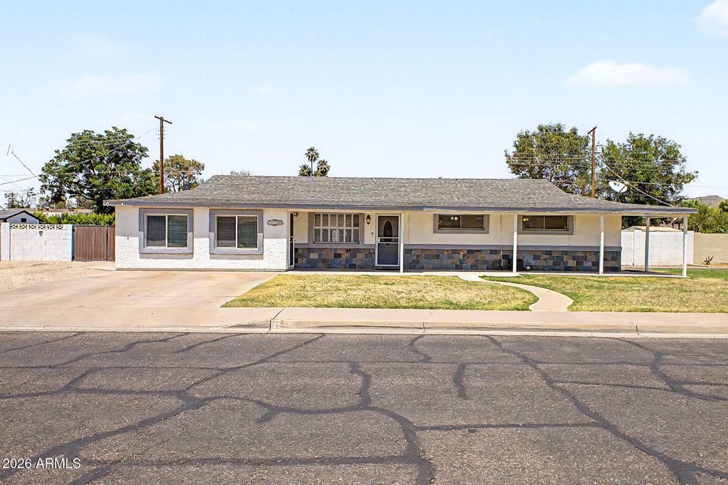 Photo of 1522 W Lawrence Lane, Phoenix, AZ 85021 (MLS # 7028585)