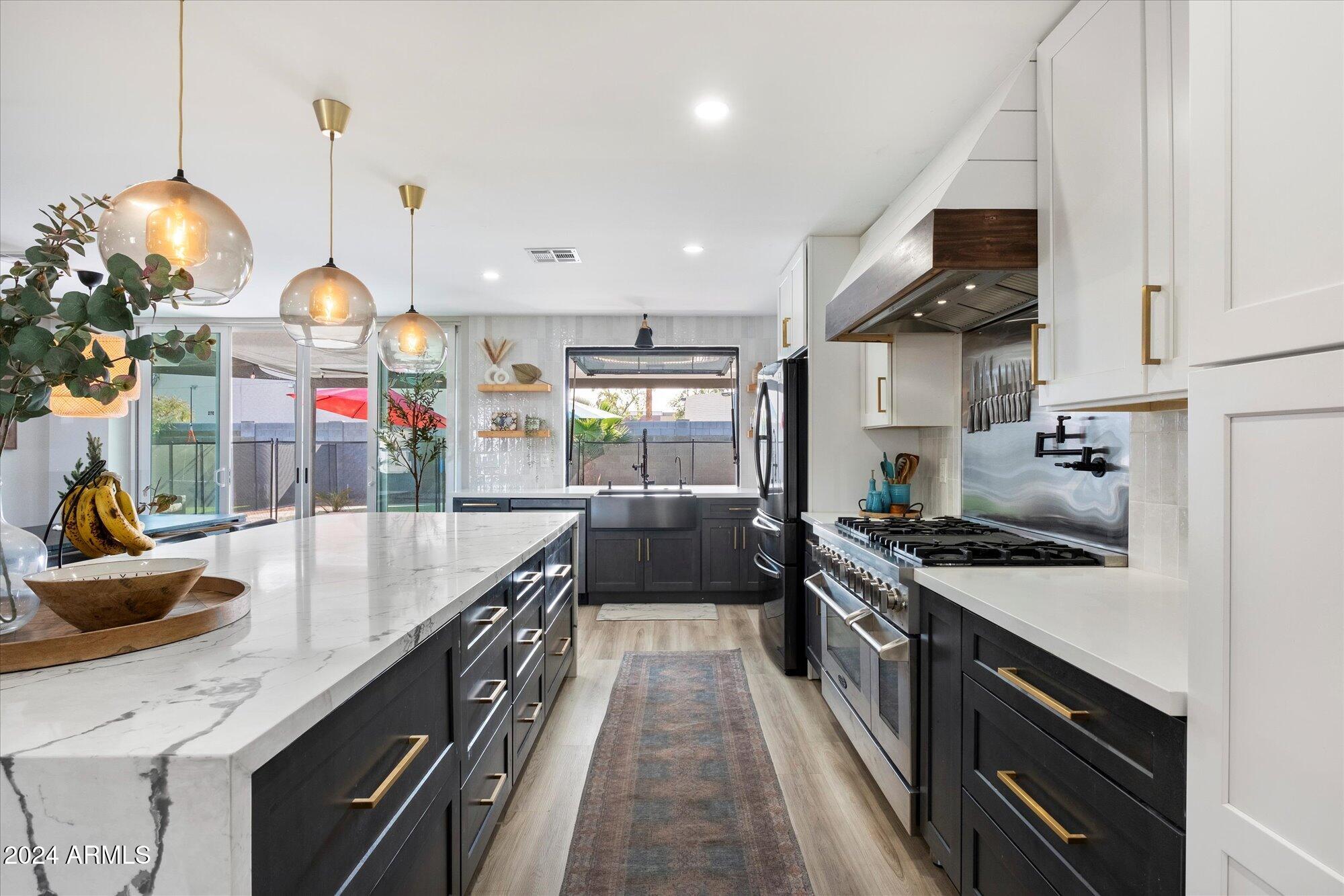 4015 E CATALINA Drive