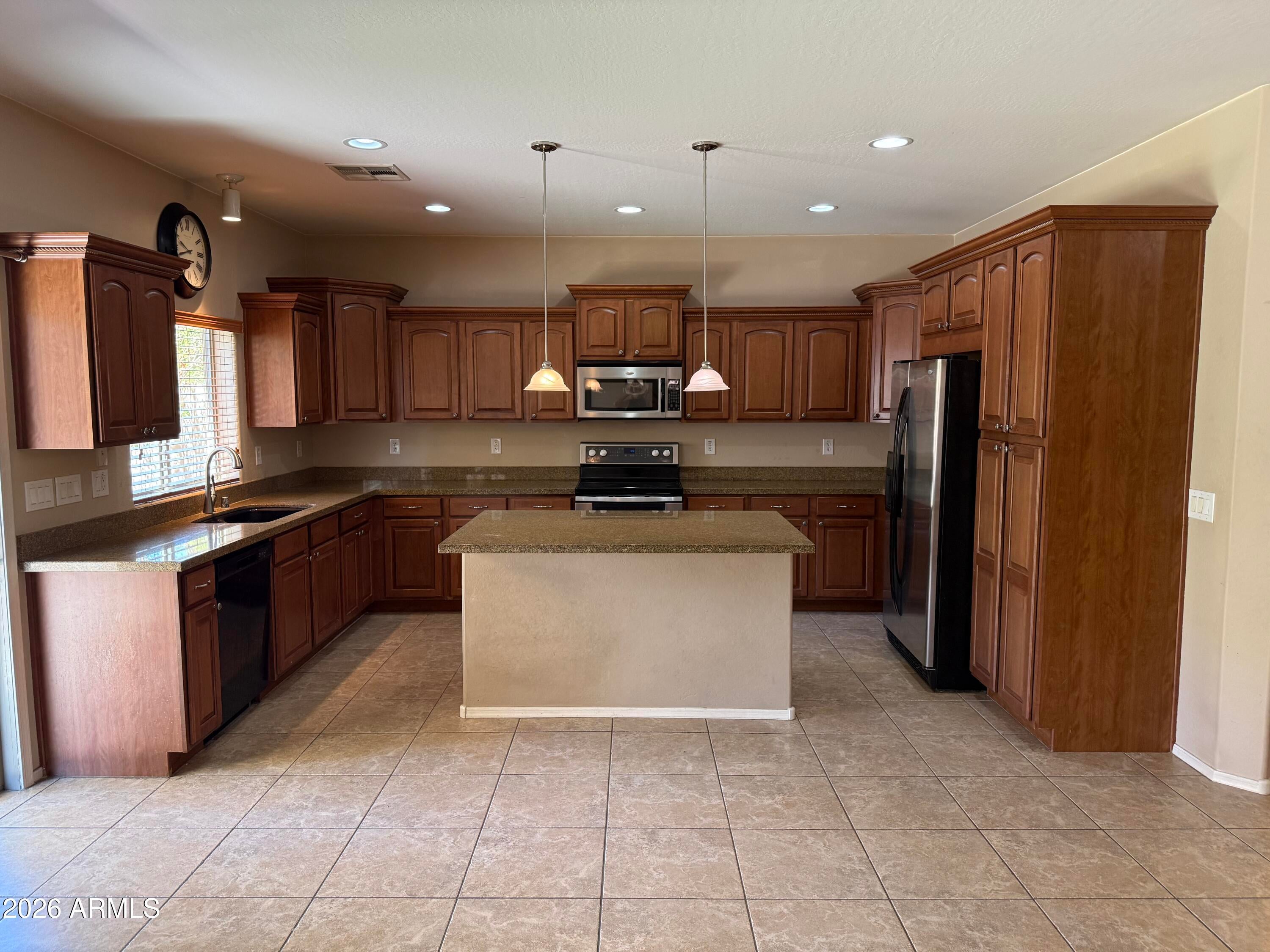 2345 W SKINNER Drive