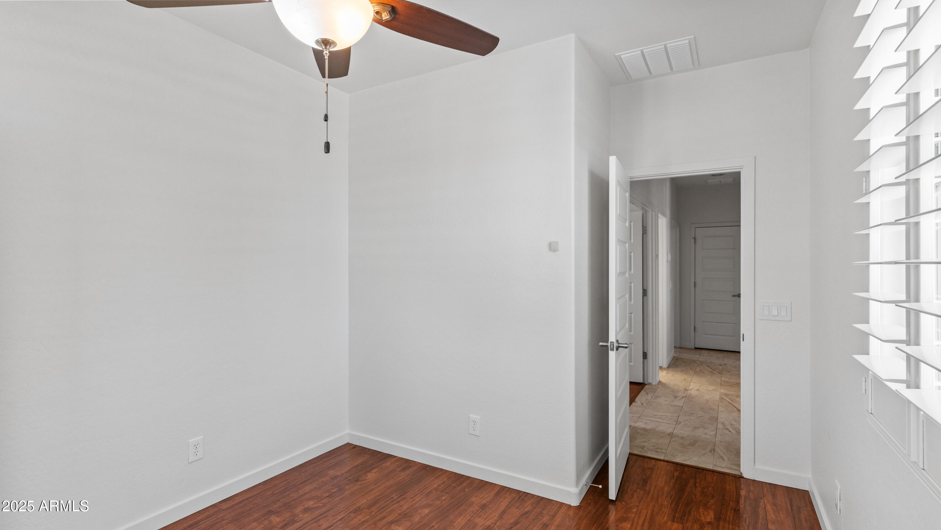 2903 E QUENTON Street