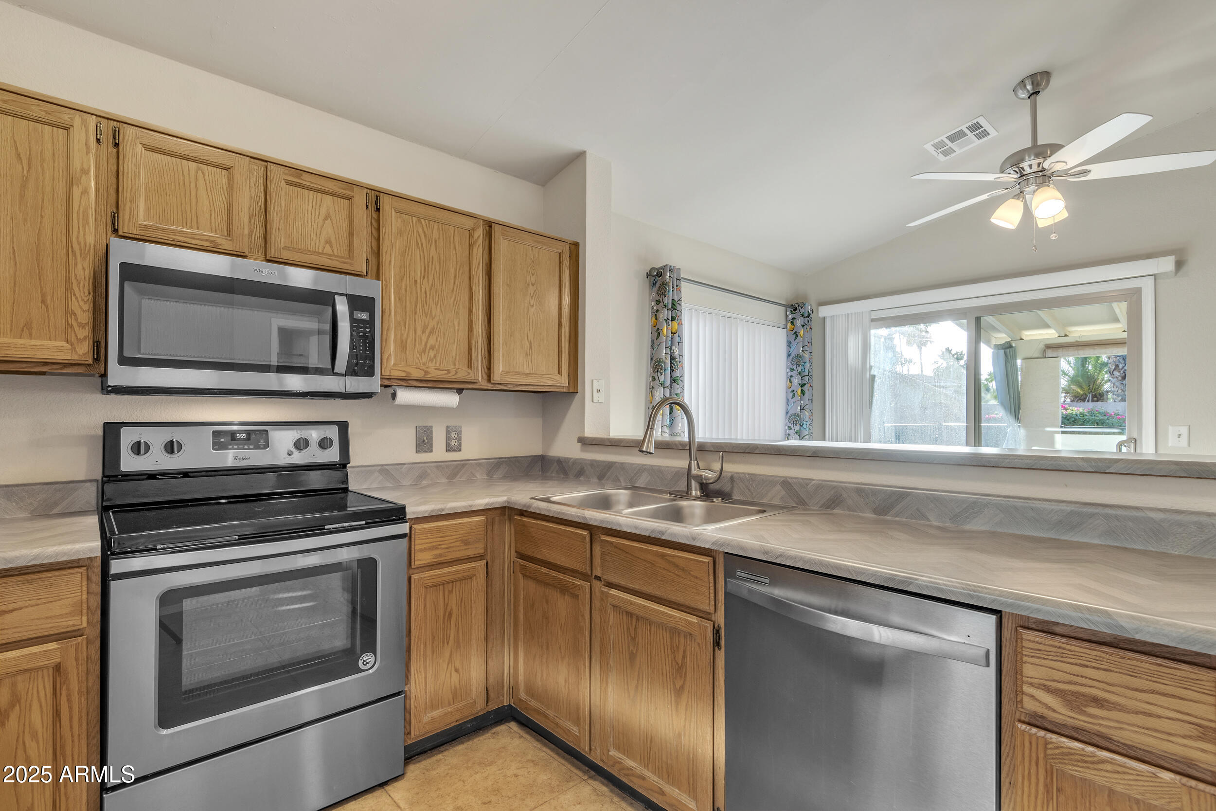 1120 N VAL VISTA Drive 10