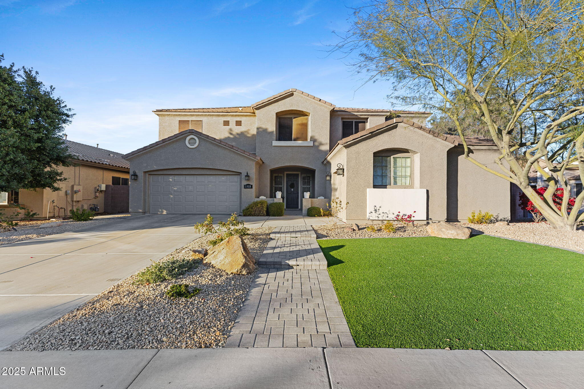 1918 W BONANZA Lane
