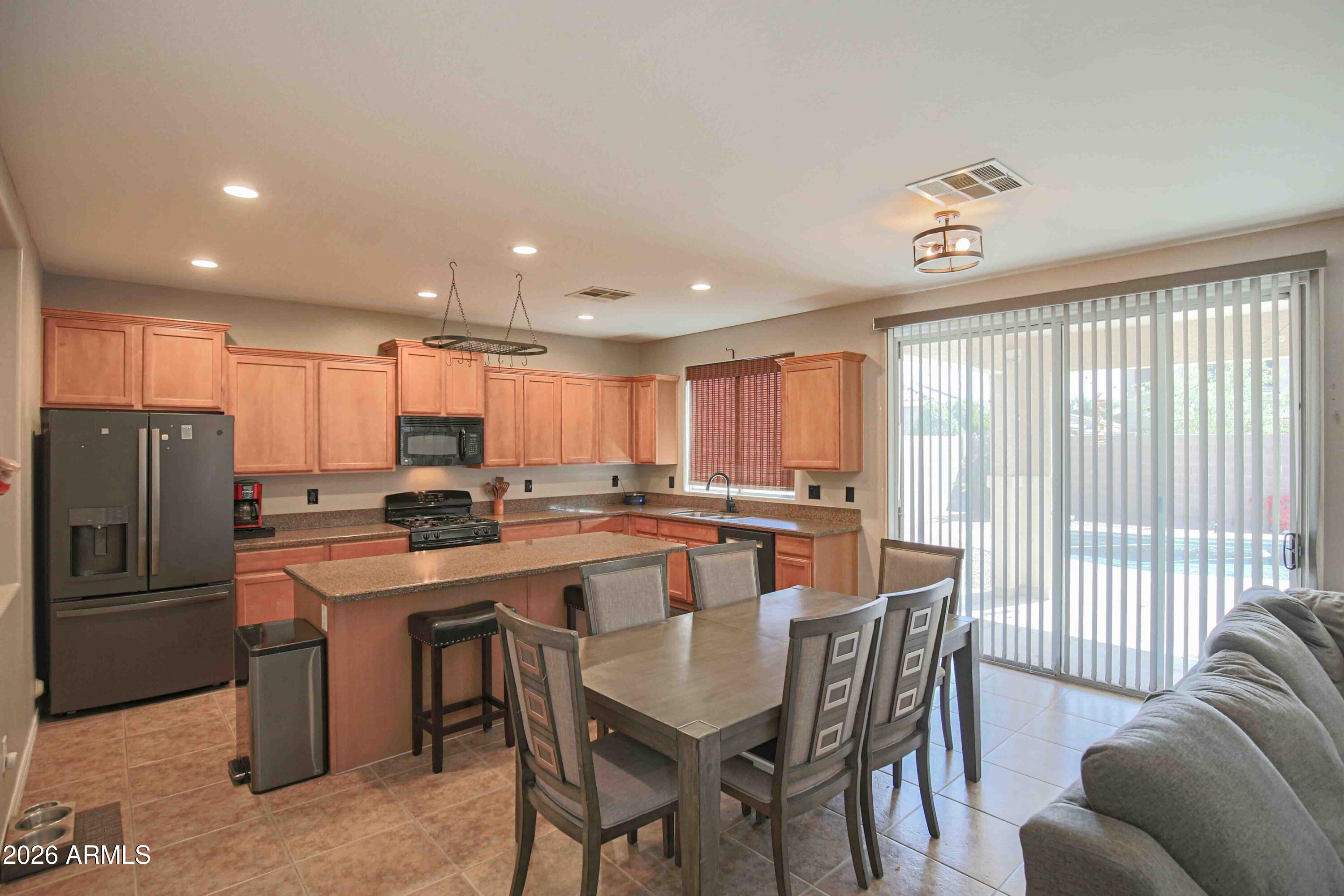 2826 N WHITE SANDS Lane