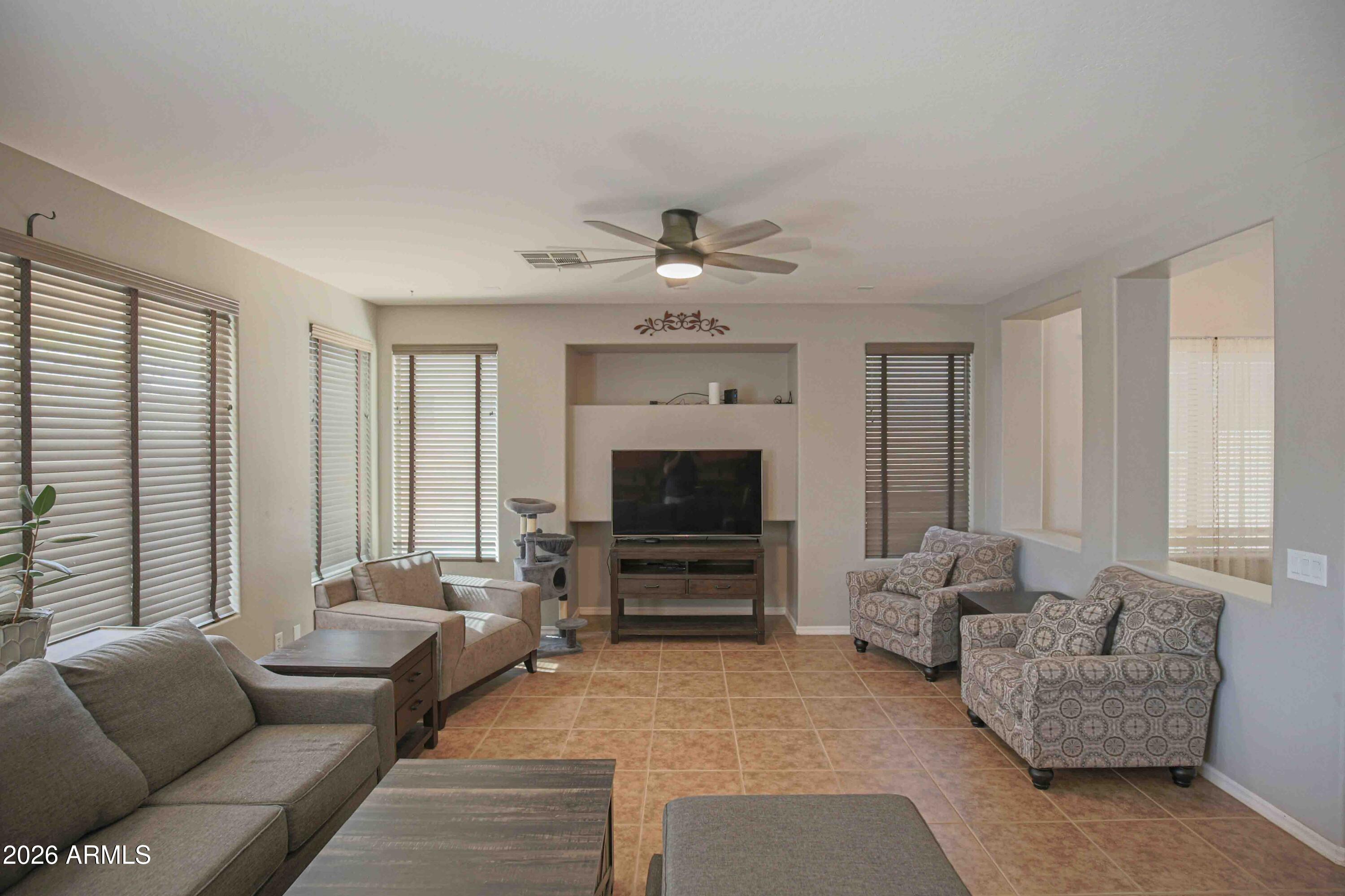 2826 N WHITE SANDS Lane