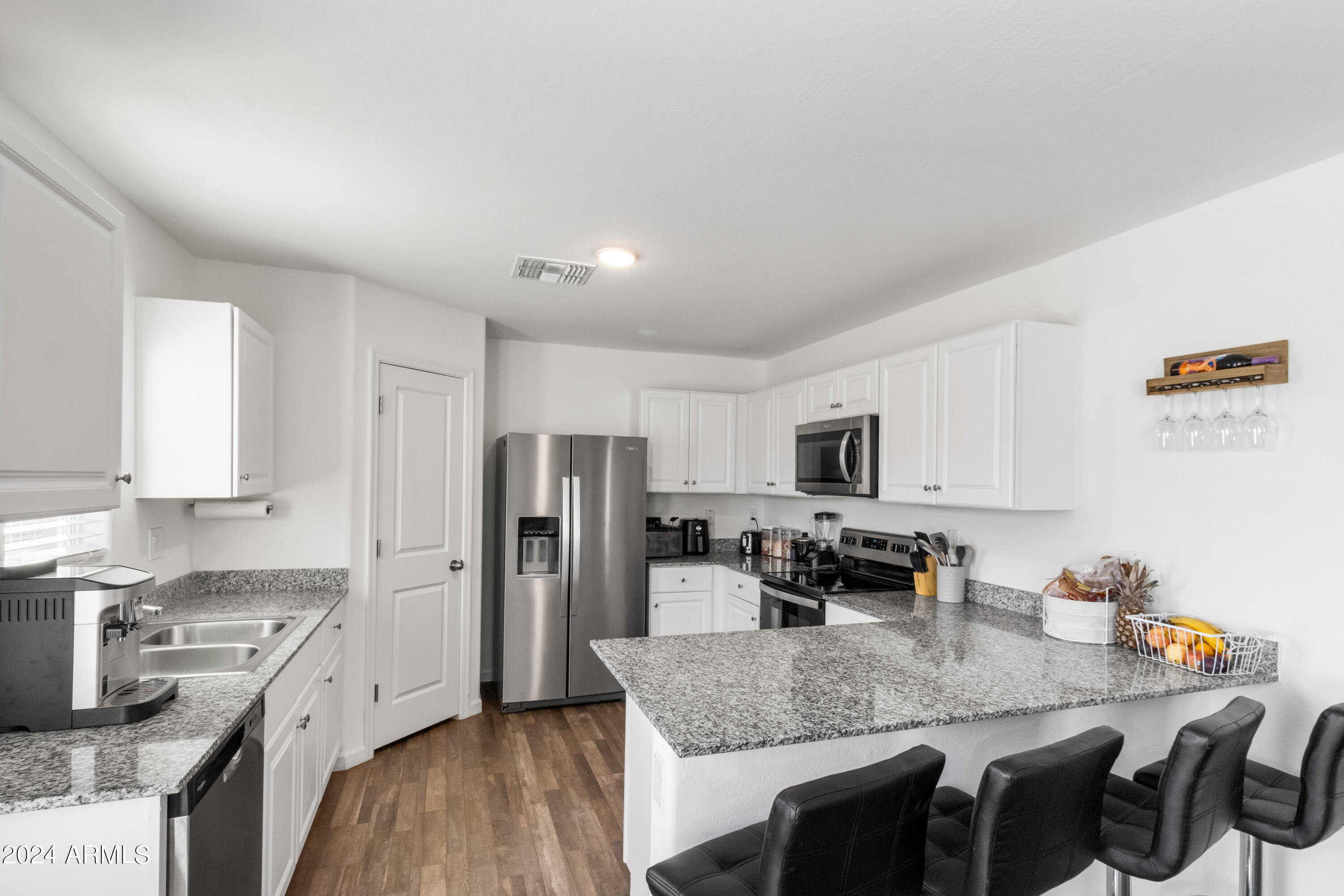 9051 W CONCORDIA Drive