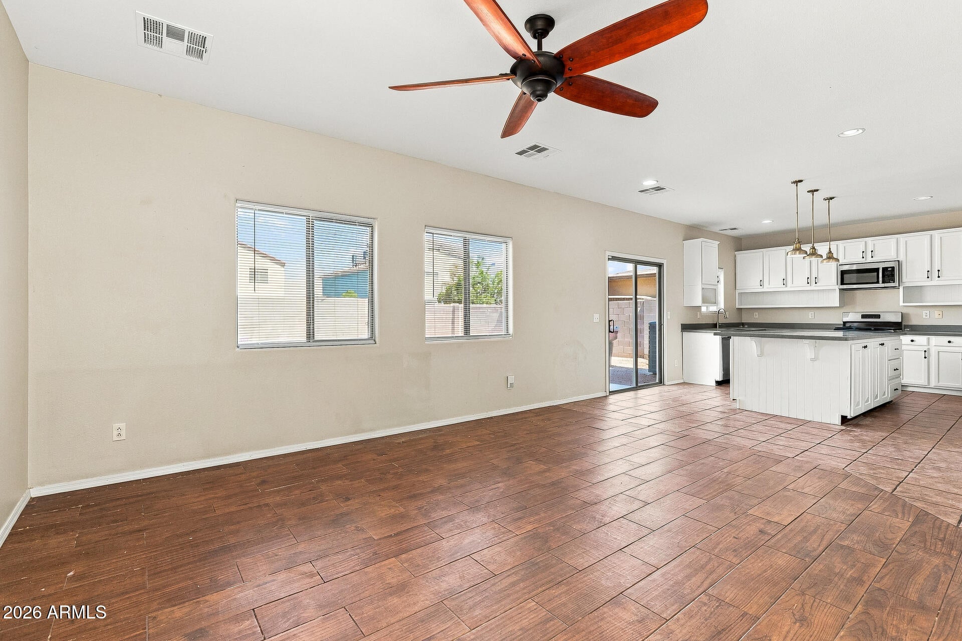 5516 E QUIET RETREAT --