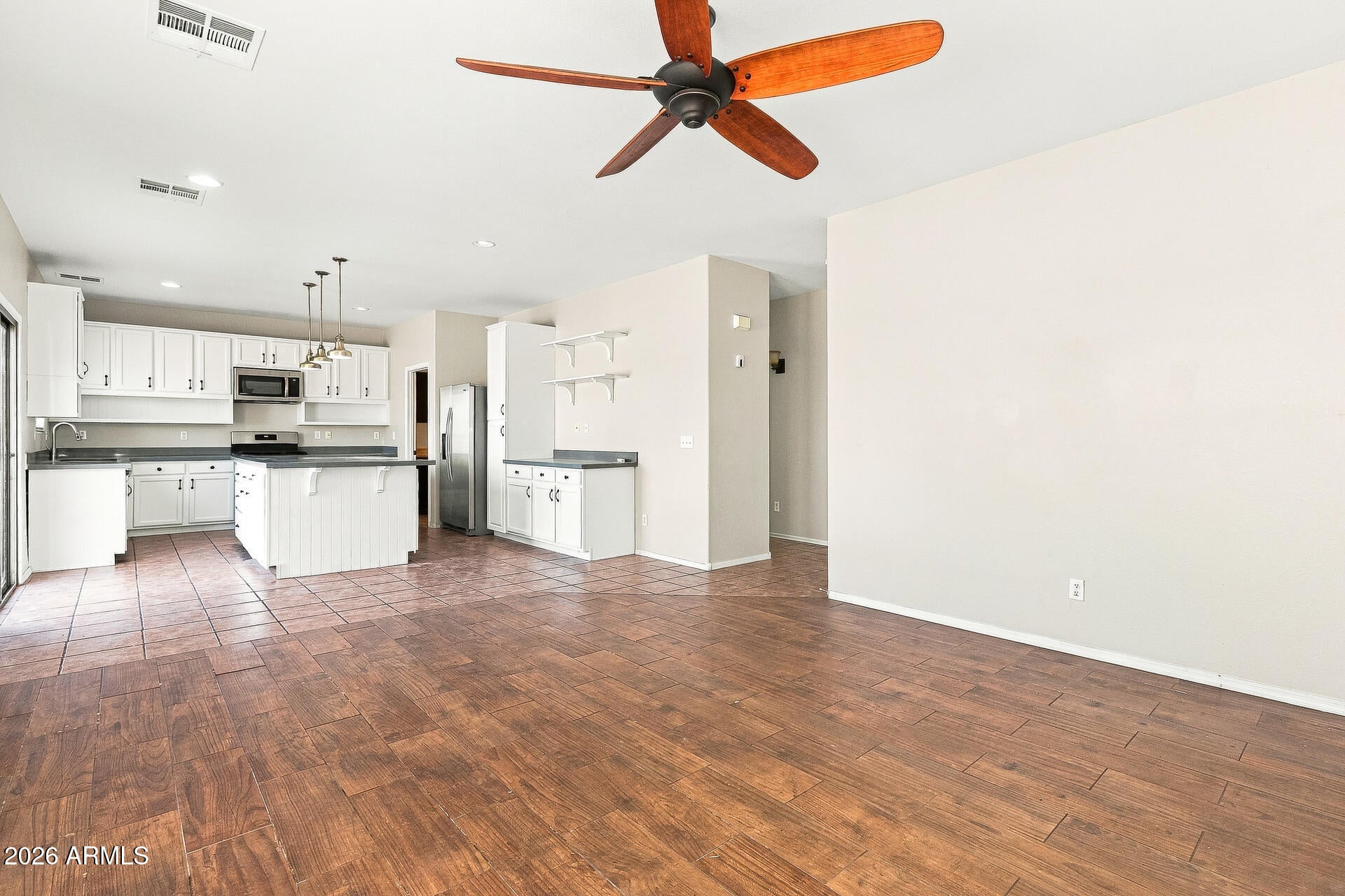 5516 E QUIET RETREAT --