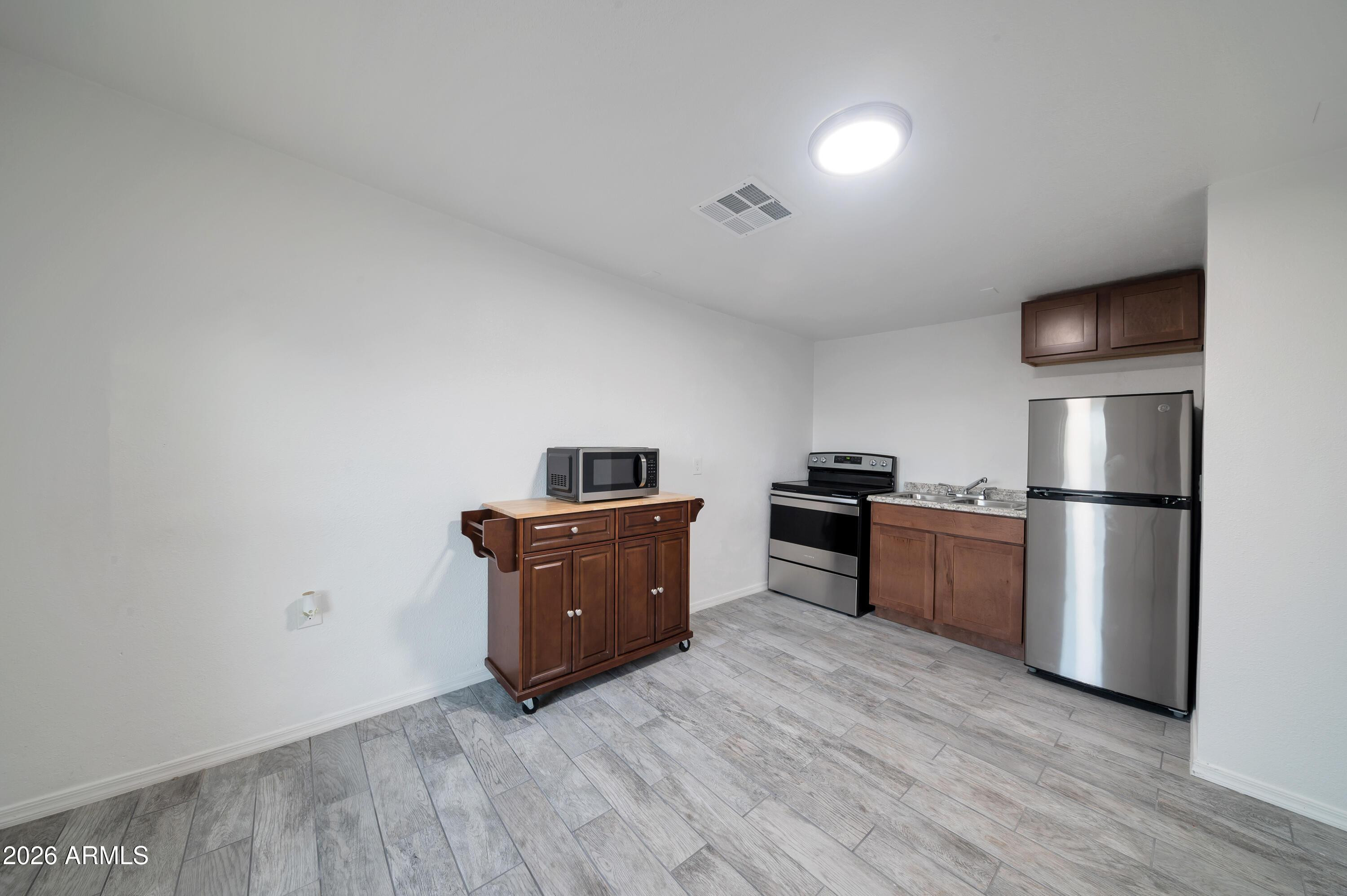 1108 S 33rd Avenue Apt 2
