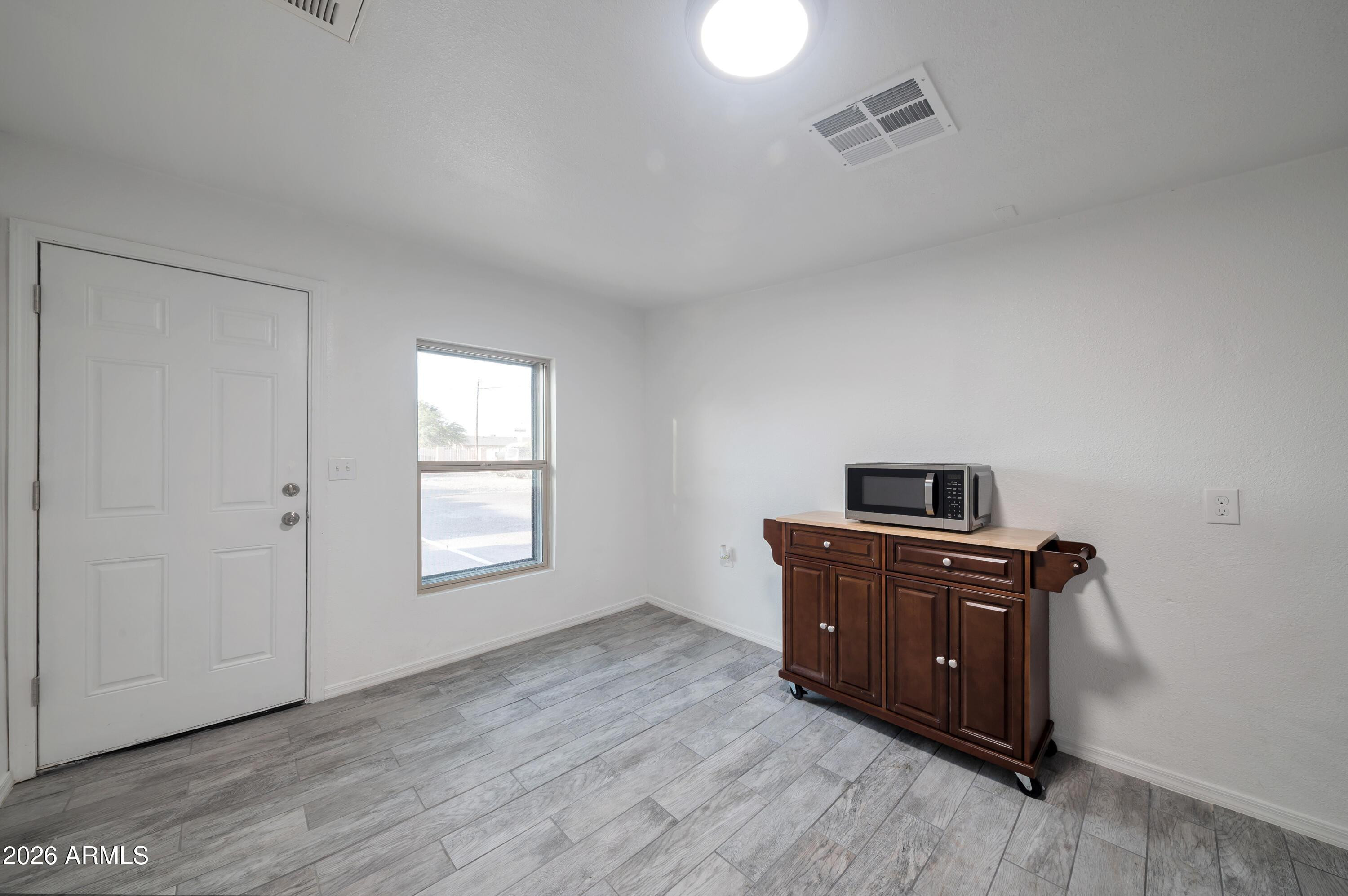 1108 S 33rd Avenue Apt 2