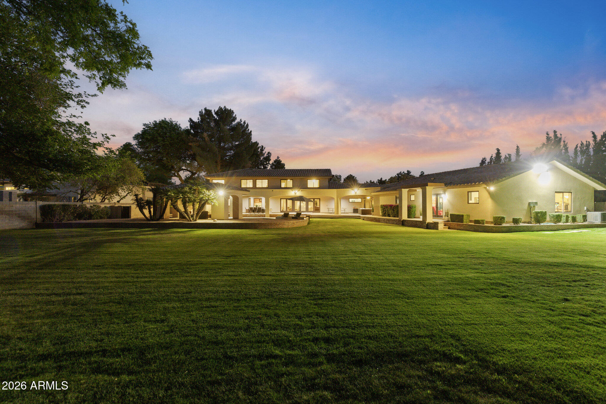 2106 E LA VIEVE Lane